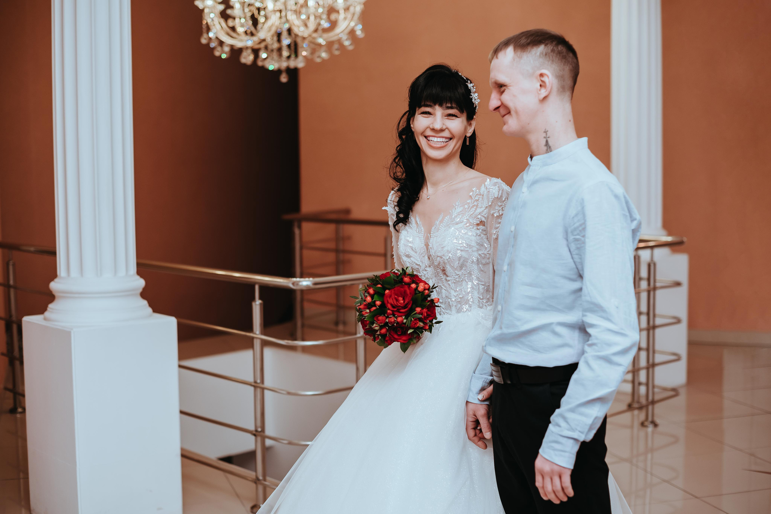 Свадебная фотосессия в центральном загсе Кемерово