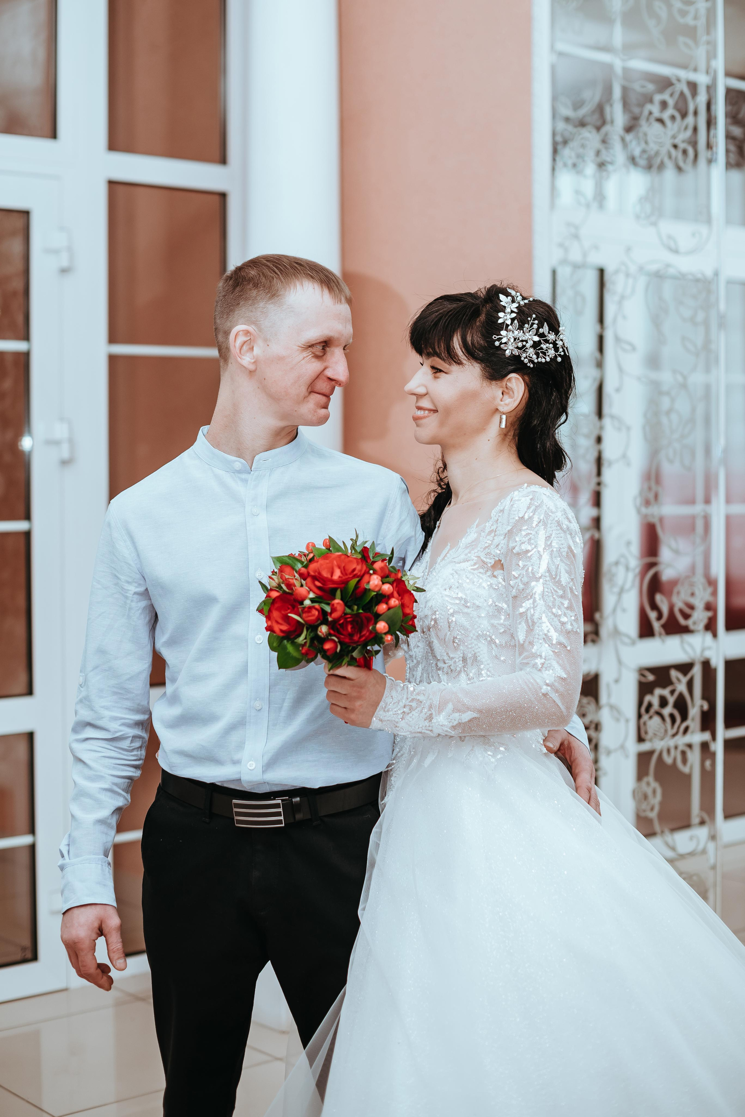 Свадебная фотосессия в центральном загсе Кемерово