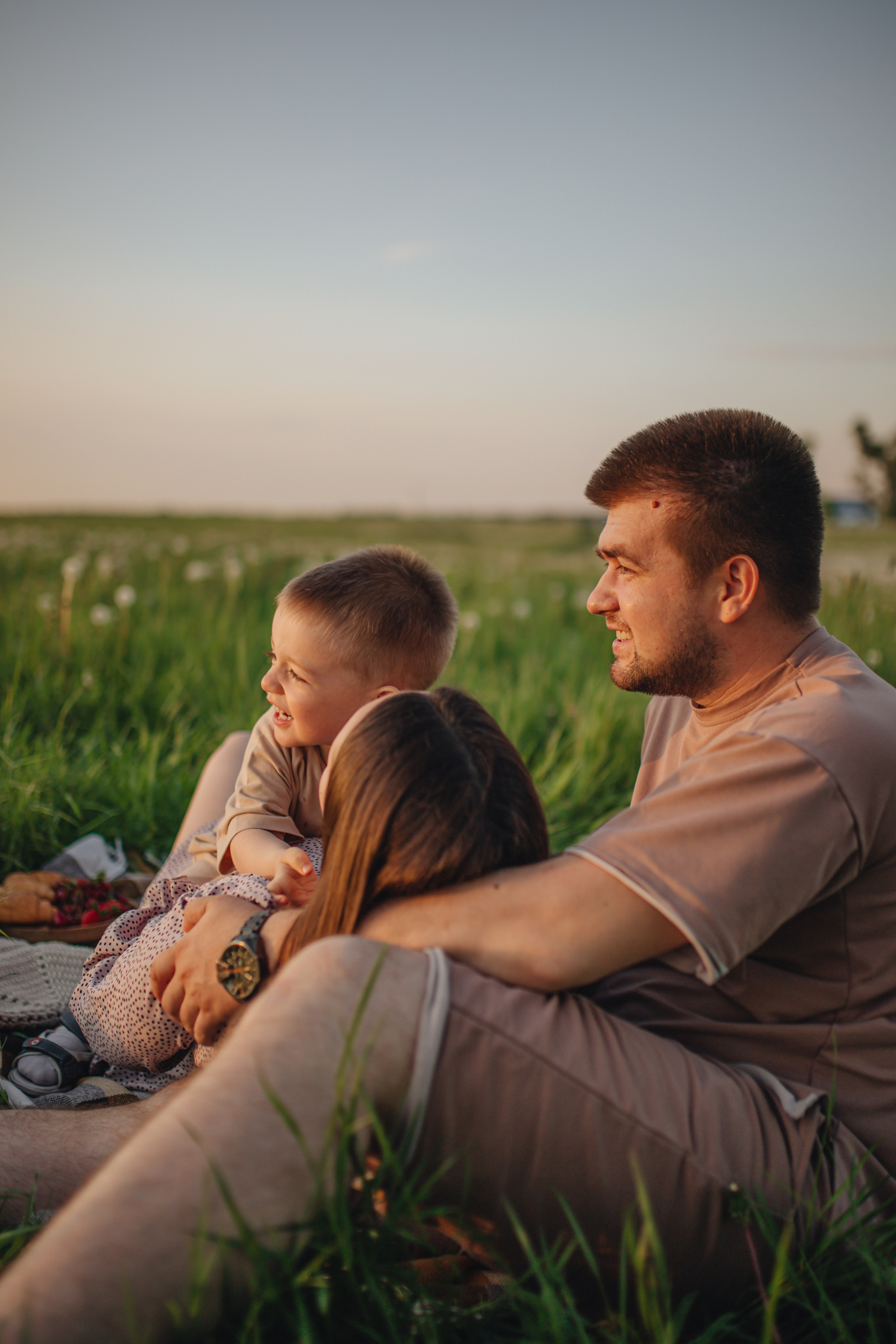 В поле на закате. Фотограф Винокурова Кристина в Санкт-Петербурге