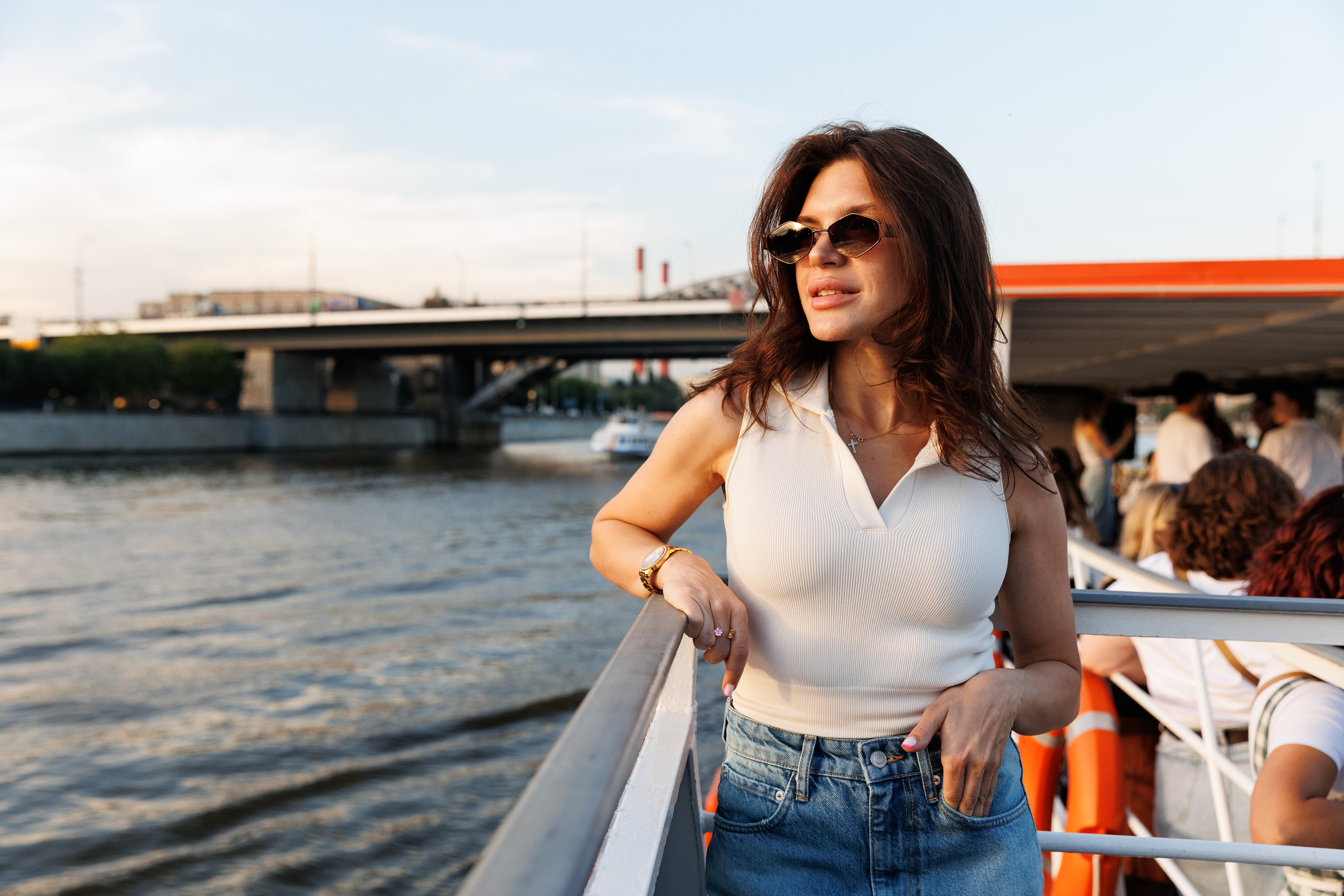 На теплоходах музыка играет. Репортажный Фотограф в Москве Юра Гушан