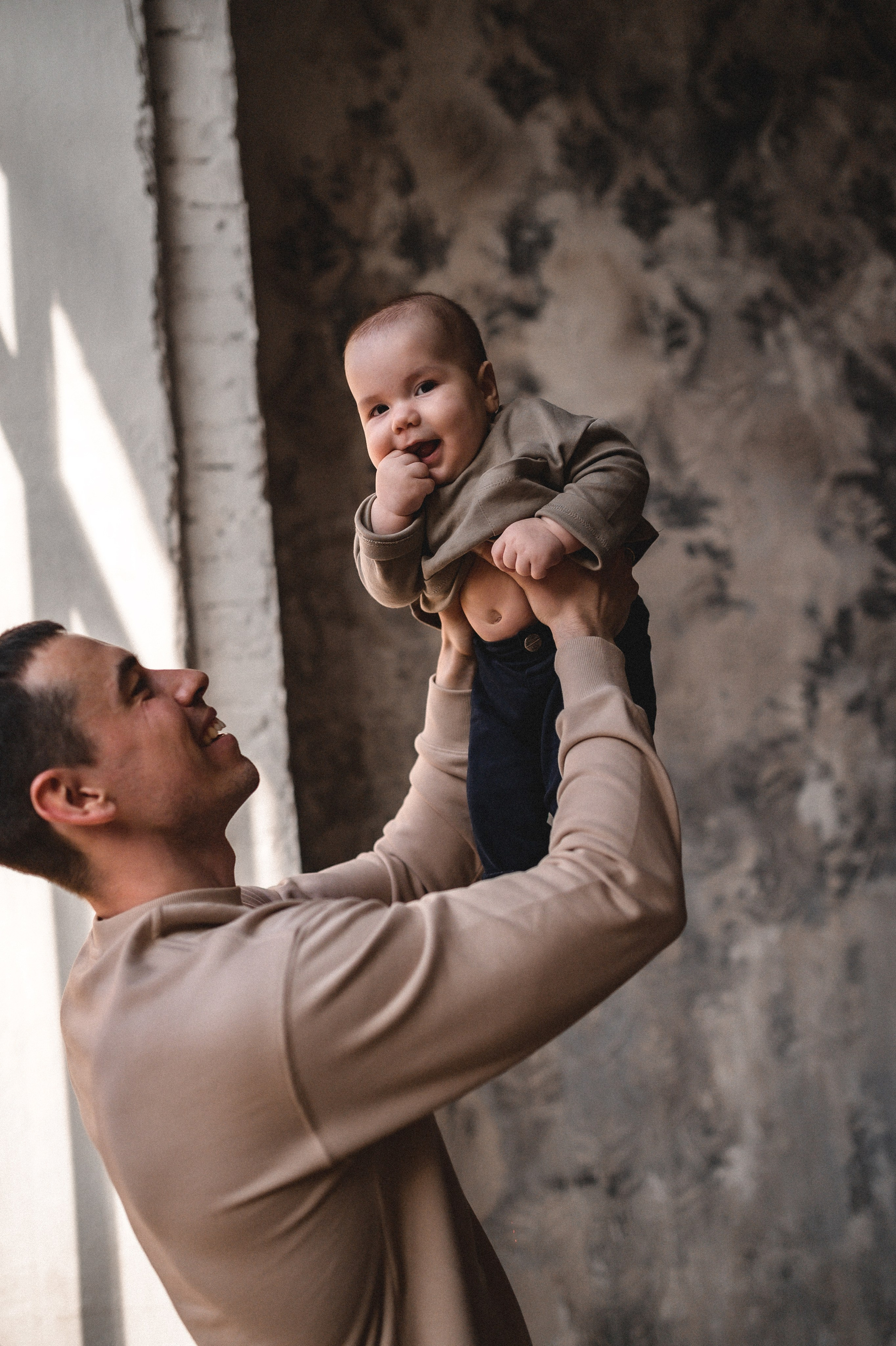 Вова, Юля и Максим в студии Москва. Семейный и свадебный lifestyle-фотограф в Москве Мария Петрова