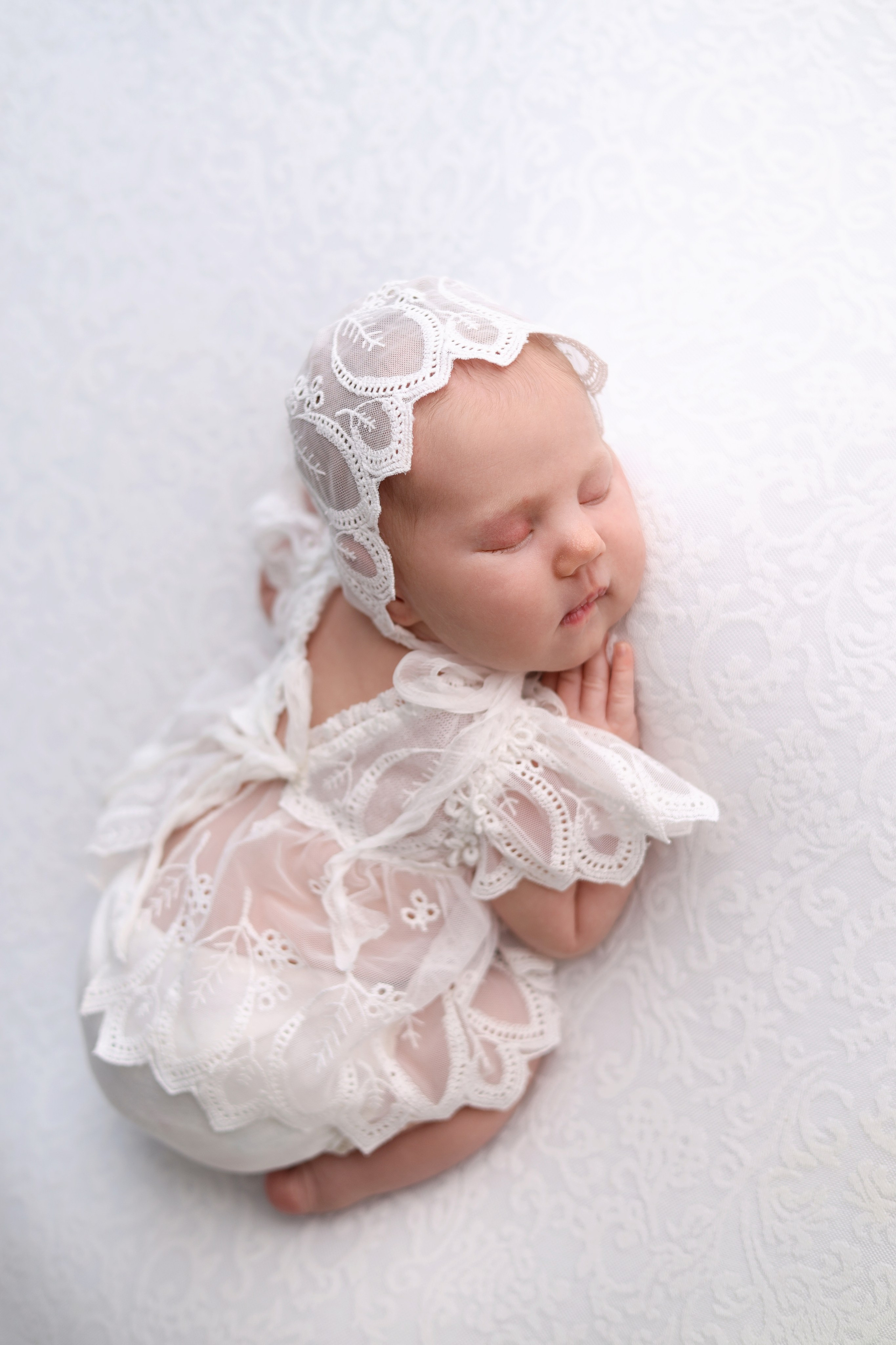 Ньюборн съемка Алисы, оптимальный пакет co стилем natural. Фотограф новорожденных Москва. Ньюборн фотограф Москва