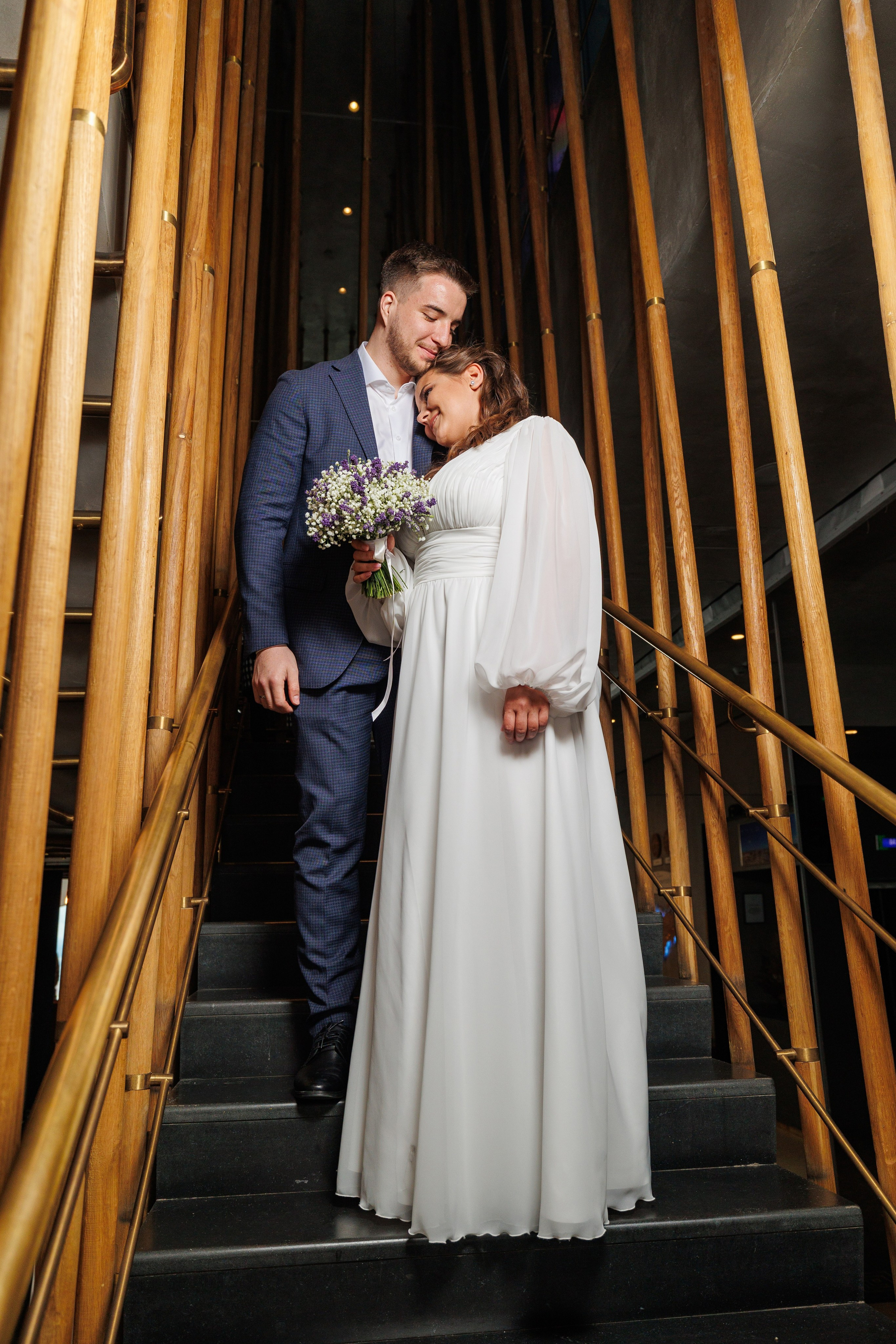 Фотограф на регистрацию в ЗАГС Москва Сити Birds Башня ОКО. Примеры фото, отзывы молодоженов и заявка на регистрацию через официальный сайт.