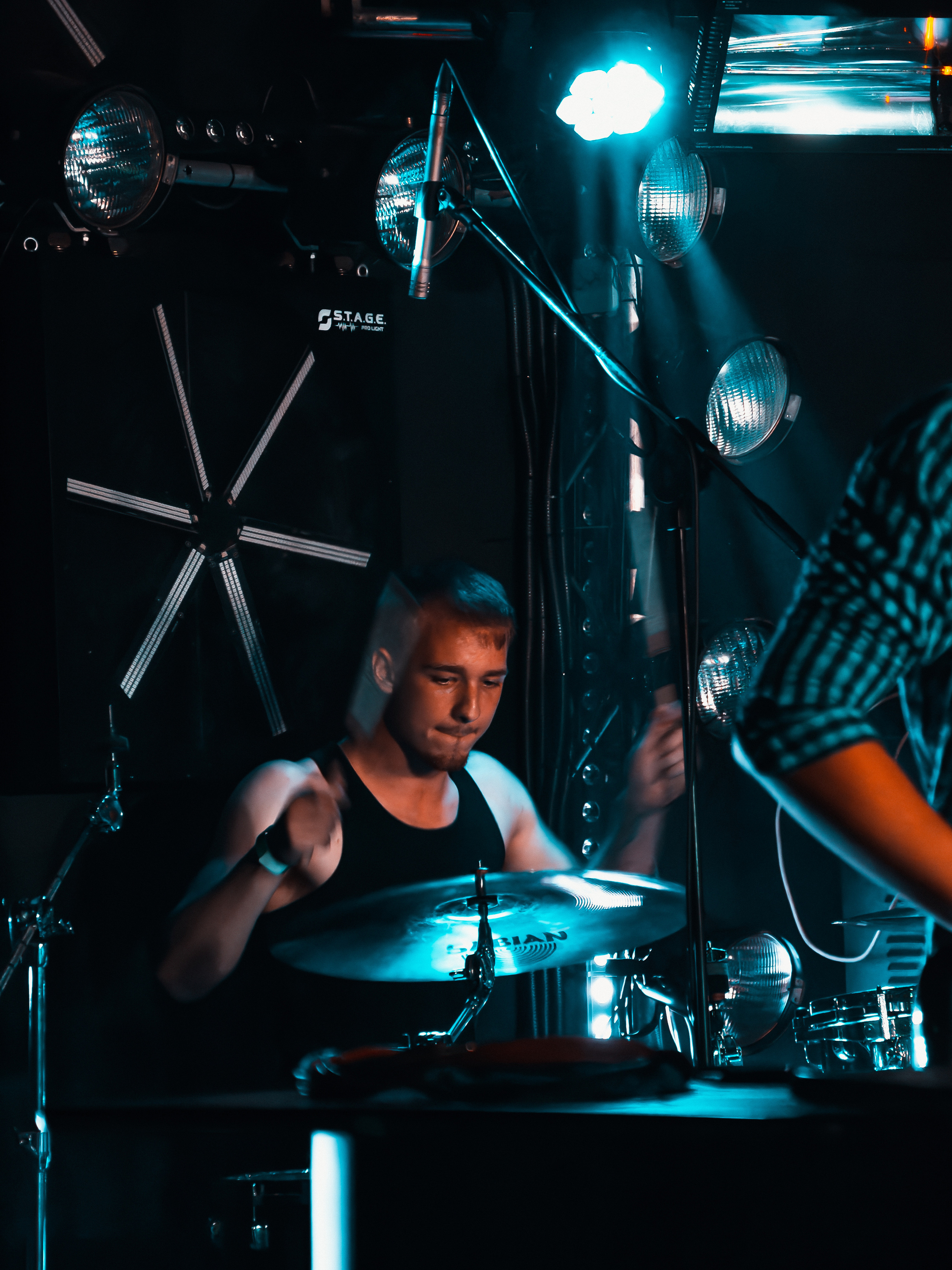 Концерт рок-группы "Эндорфины" в клубе "Водолей" в городе Владивосток