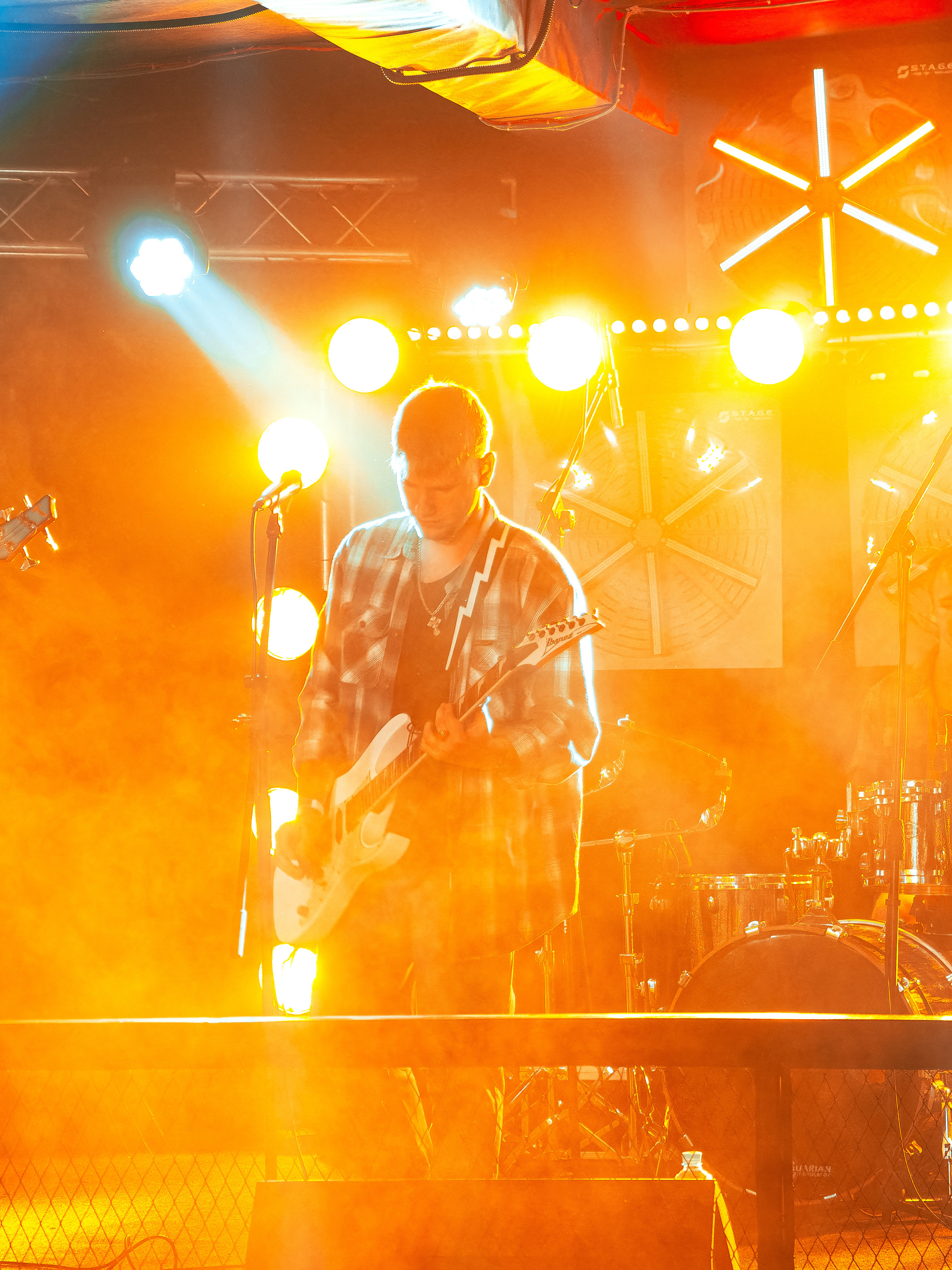 Концерт рок-группы "Эндорфины" в клубе "Водолей" в городе Владивосток