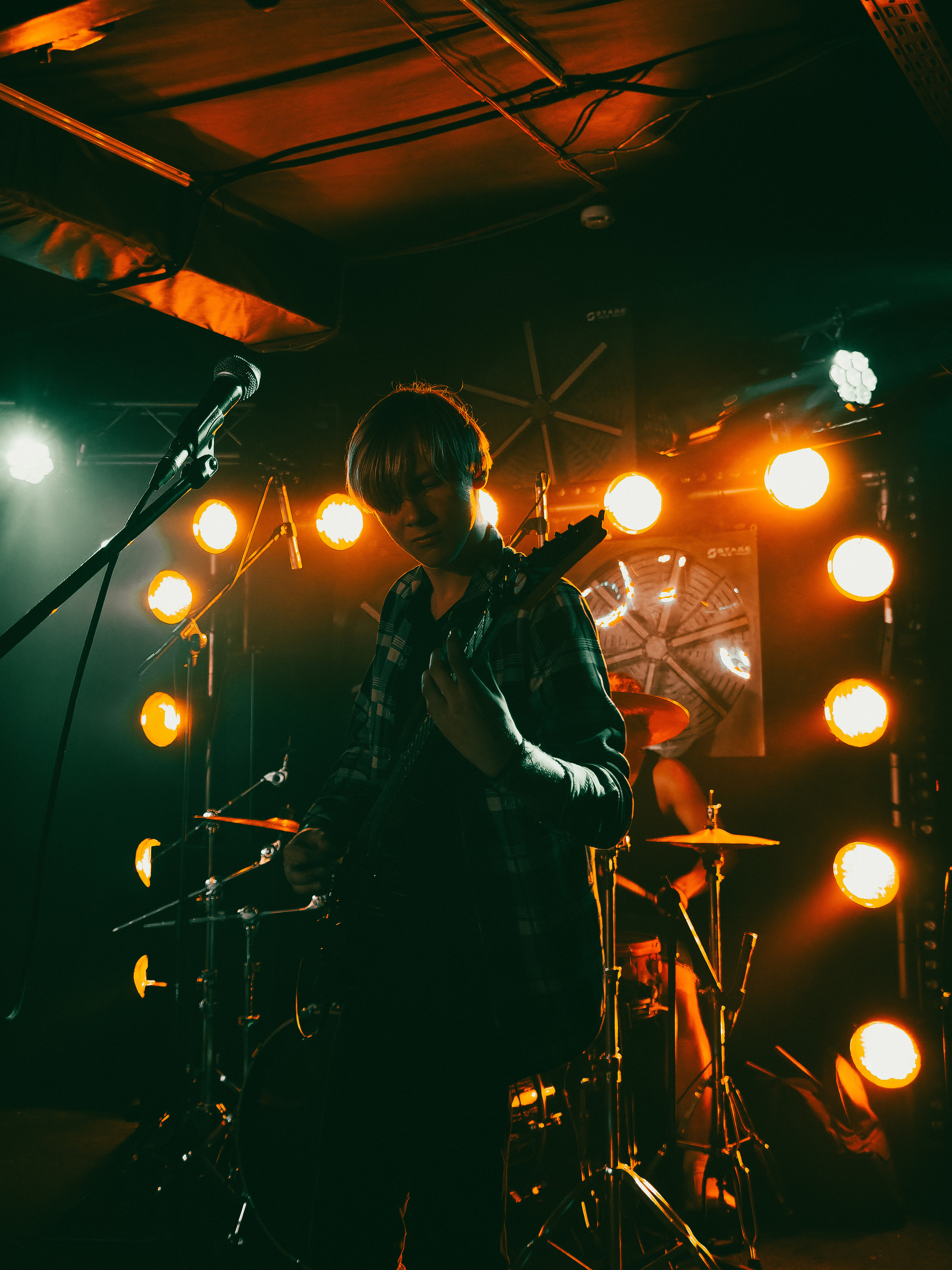 Концерт рок-группы "Эндорфины" в клубе "Водолей" в городе Владивосток