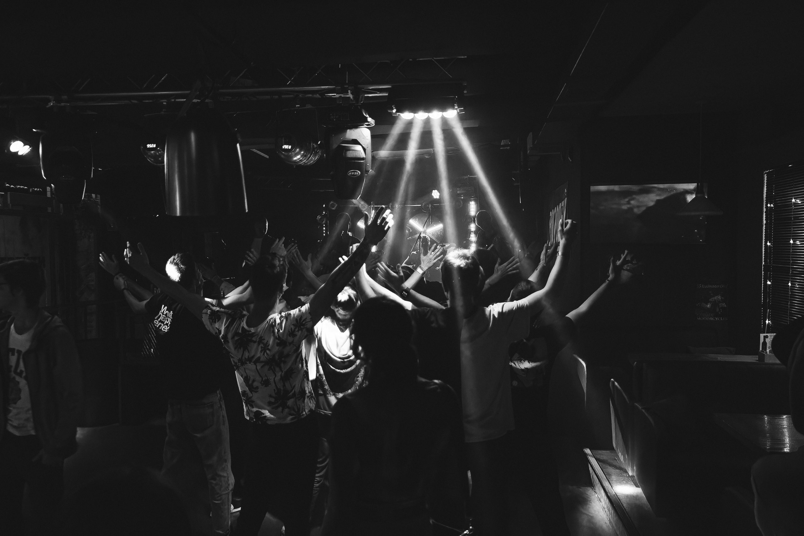 Концерт рок-группы "Эндорфины" в клубе "Водолей" в городе Владивосток