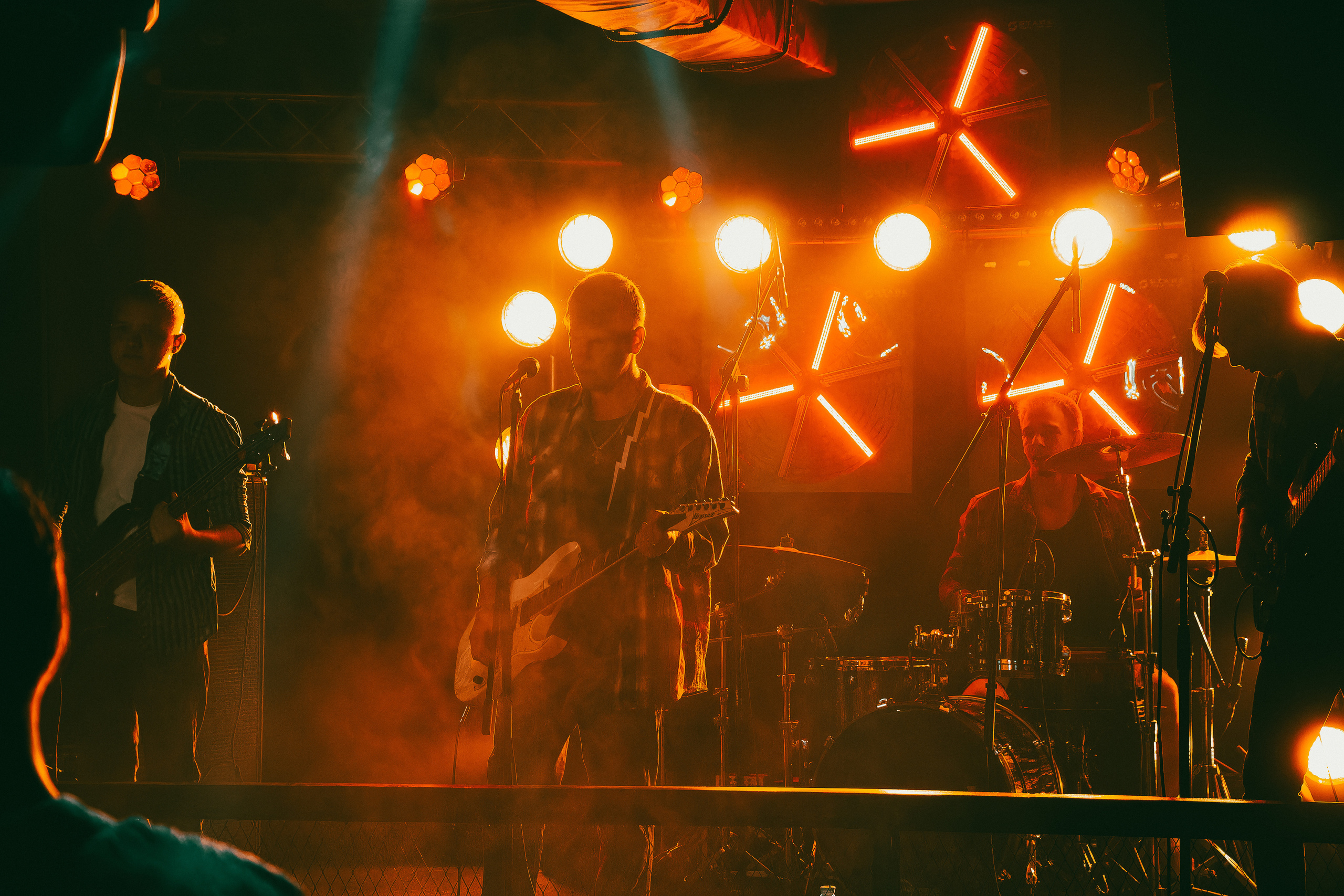 Концерт рок-группы "Эндорфины" в клубе "Водолей" в городе Владивосток