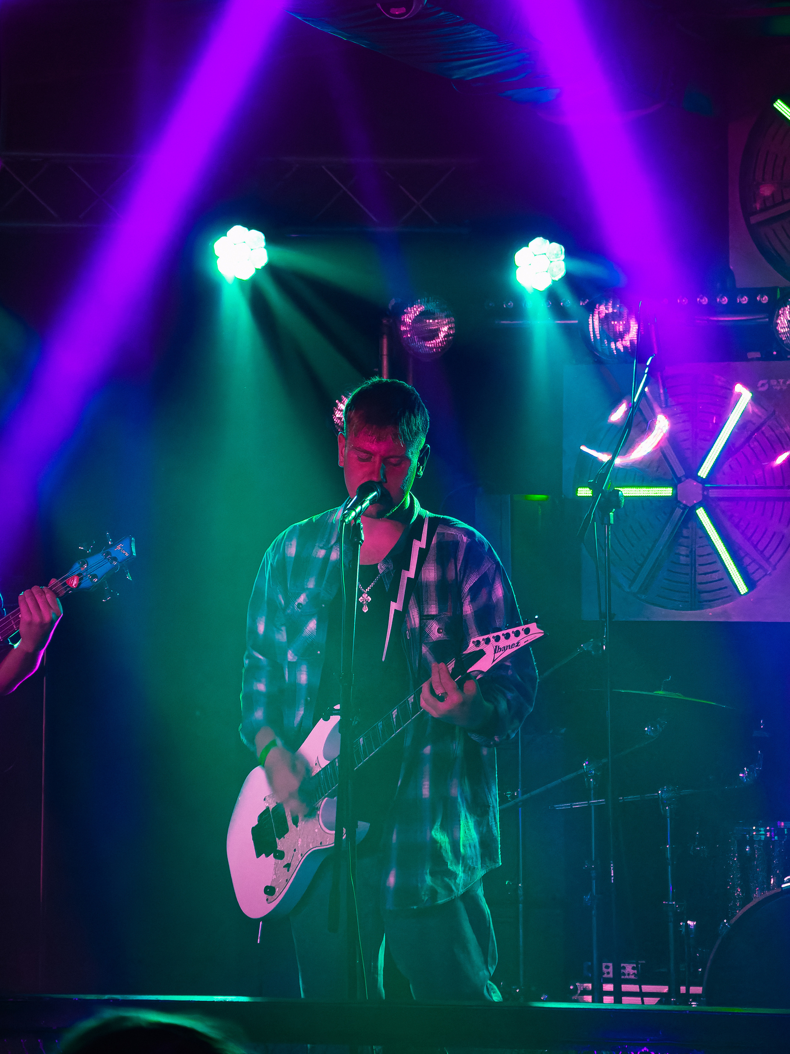 Концерт рок-группы "Эндорфины" в клубе "Водолей" в городе Владивосток