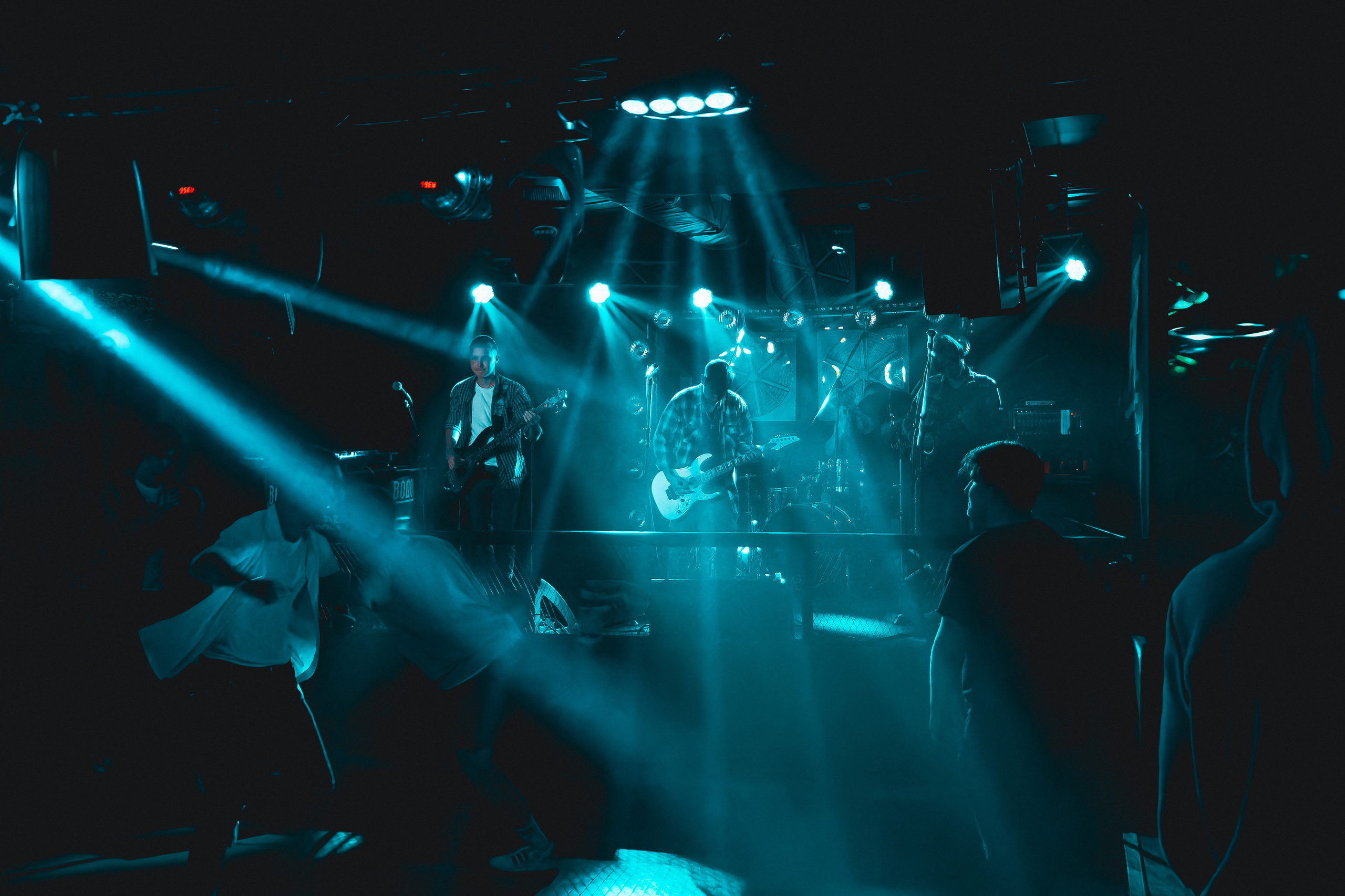 Концерт рок-группы "Эндорфины" в клубе "Водолей" в городе Владивосток