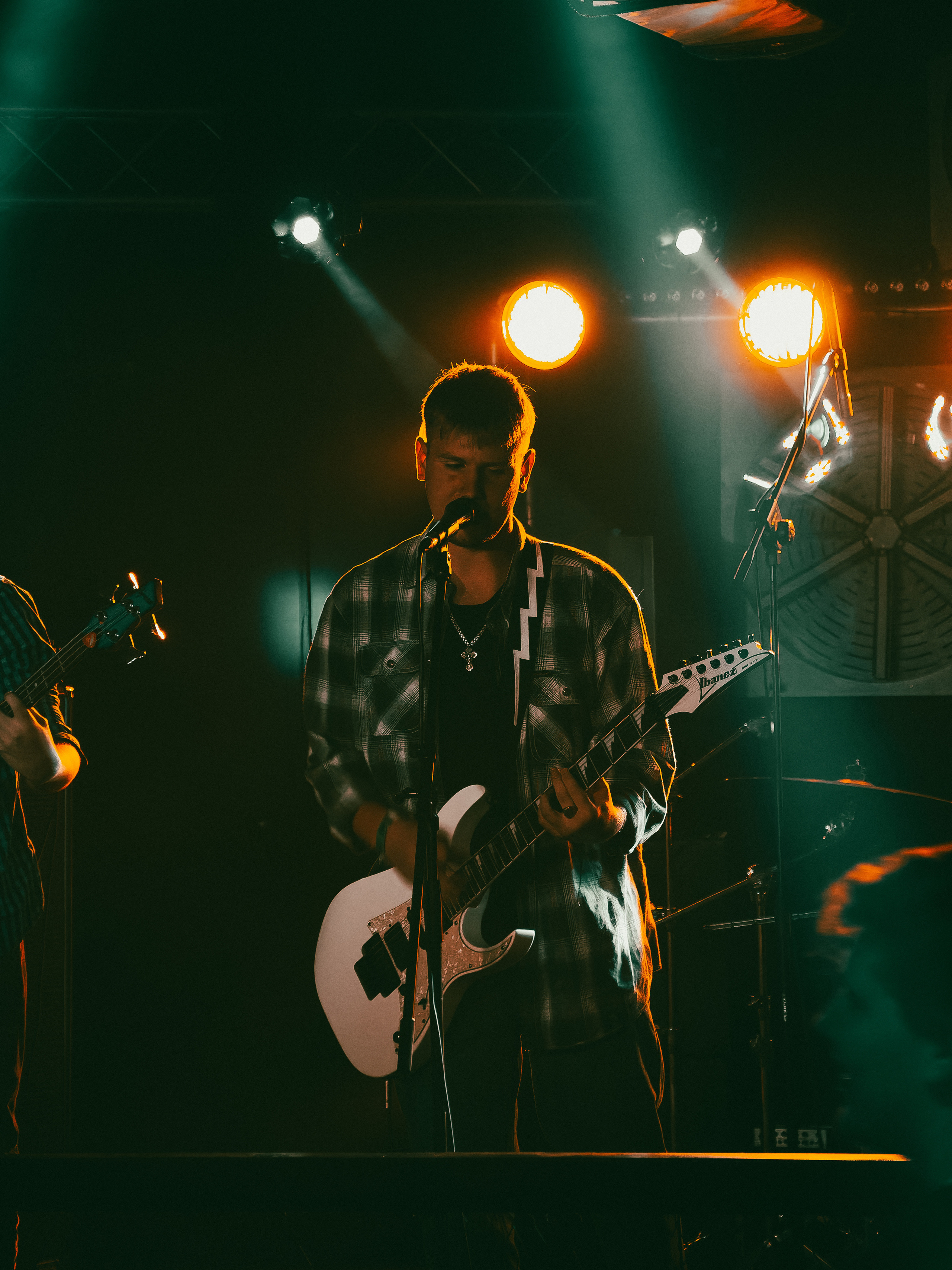 Концерт рок-группы "Эндорфины" в клубе "Водолей" в городе Владивосток