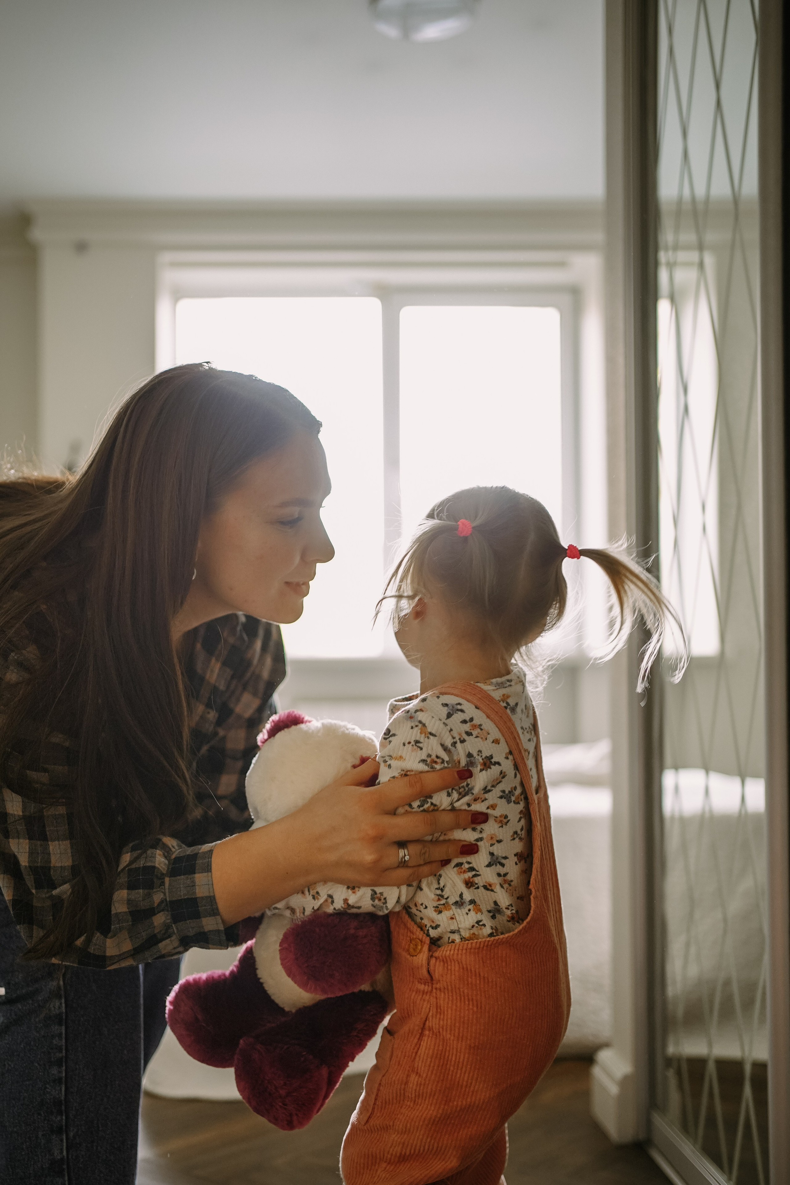 Карина, Андрей, Эмили. Главная