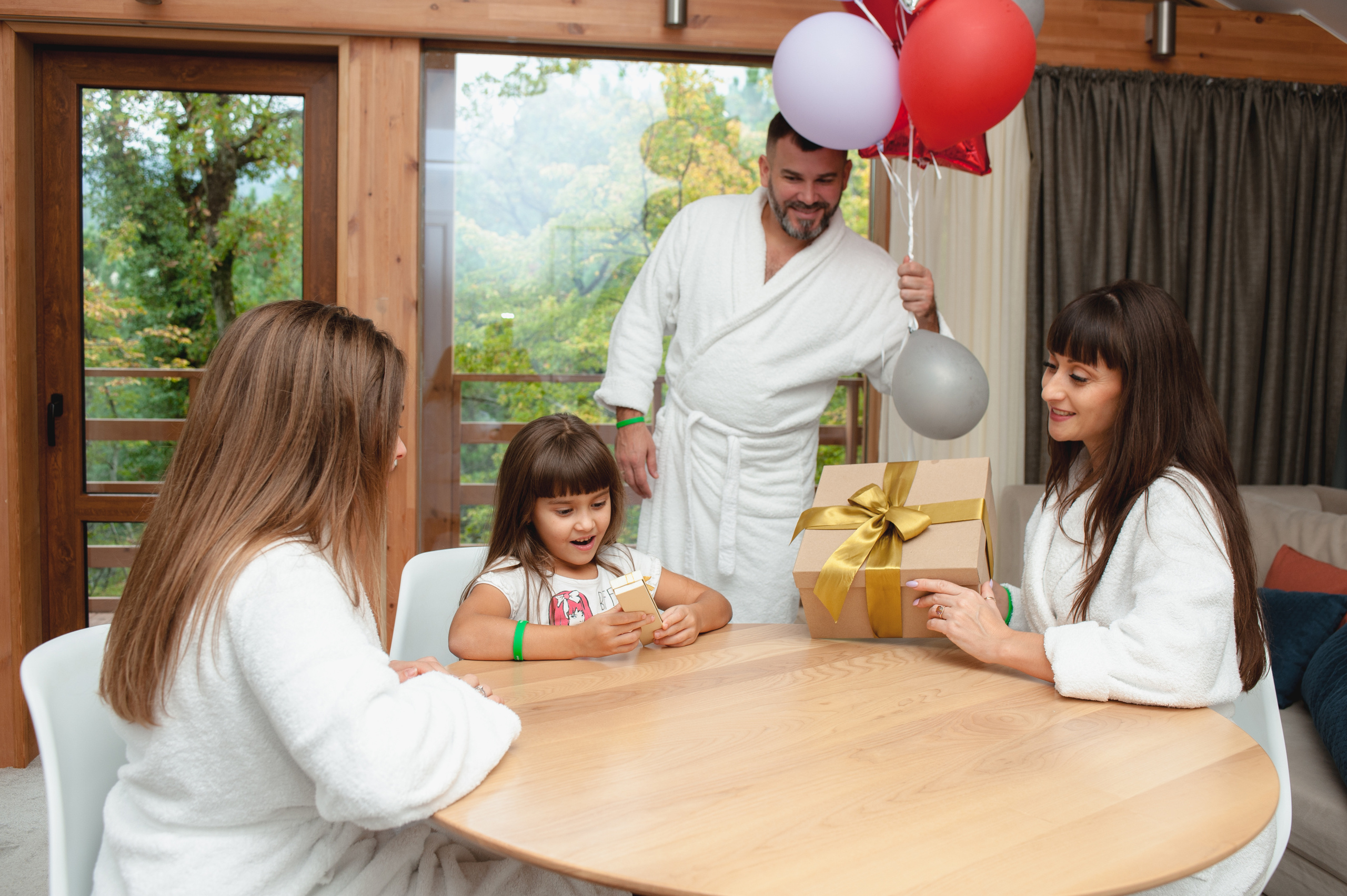 Рекламная фотосессия "Семейный отдых" в эко-отеле "Поляна Сказок" в Ялте. Фотограф интерьеров Фотосъемка рекламы в Ялте и по Крыму