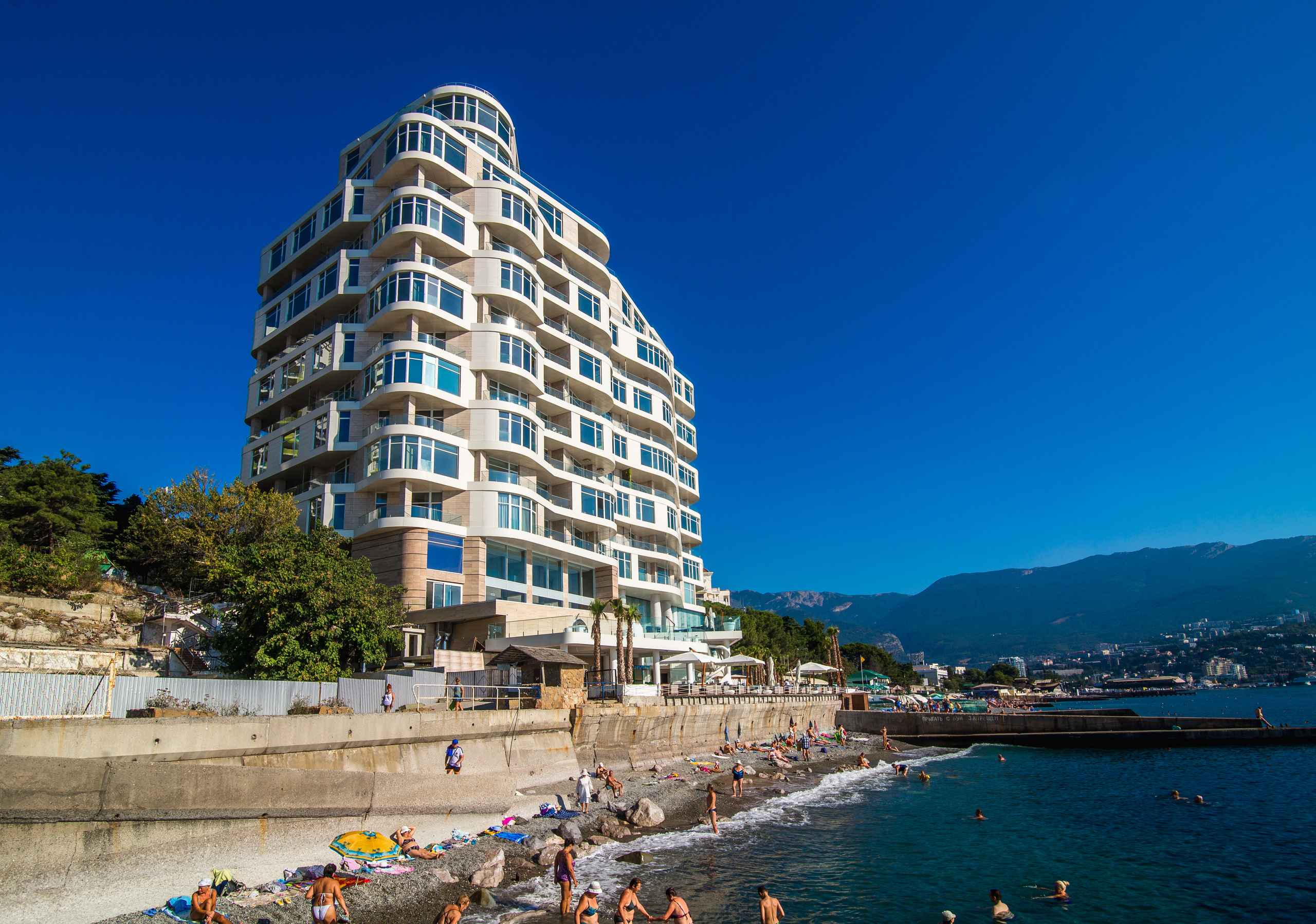 Архитектурная съемка жилого комплекса "Opera Prima" в Ялте. Фотограф интерьеров Фотосъемка рекламы в Ялте и по Крыму
