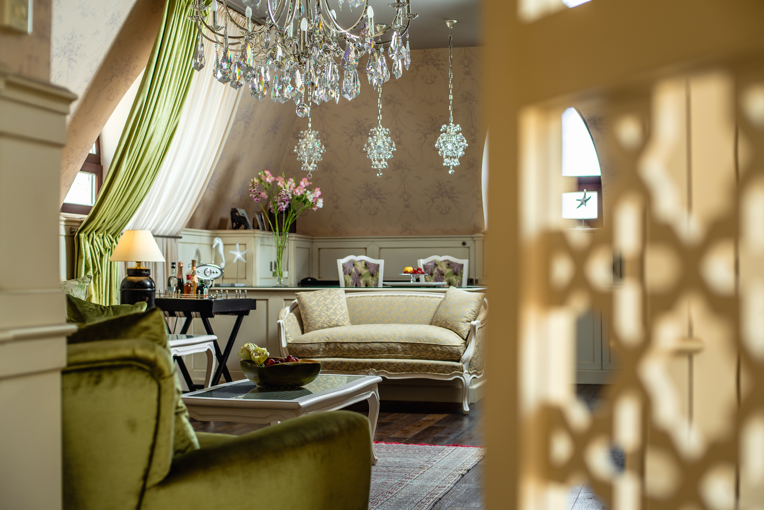 Фотосессия деталей интерьера для отеля Вилла София в Ялте. Фотограф интерьеров Фотосъемка рекламы в Ялте и по Крыму