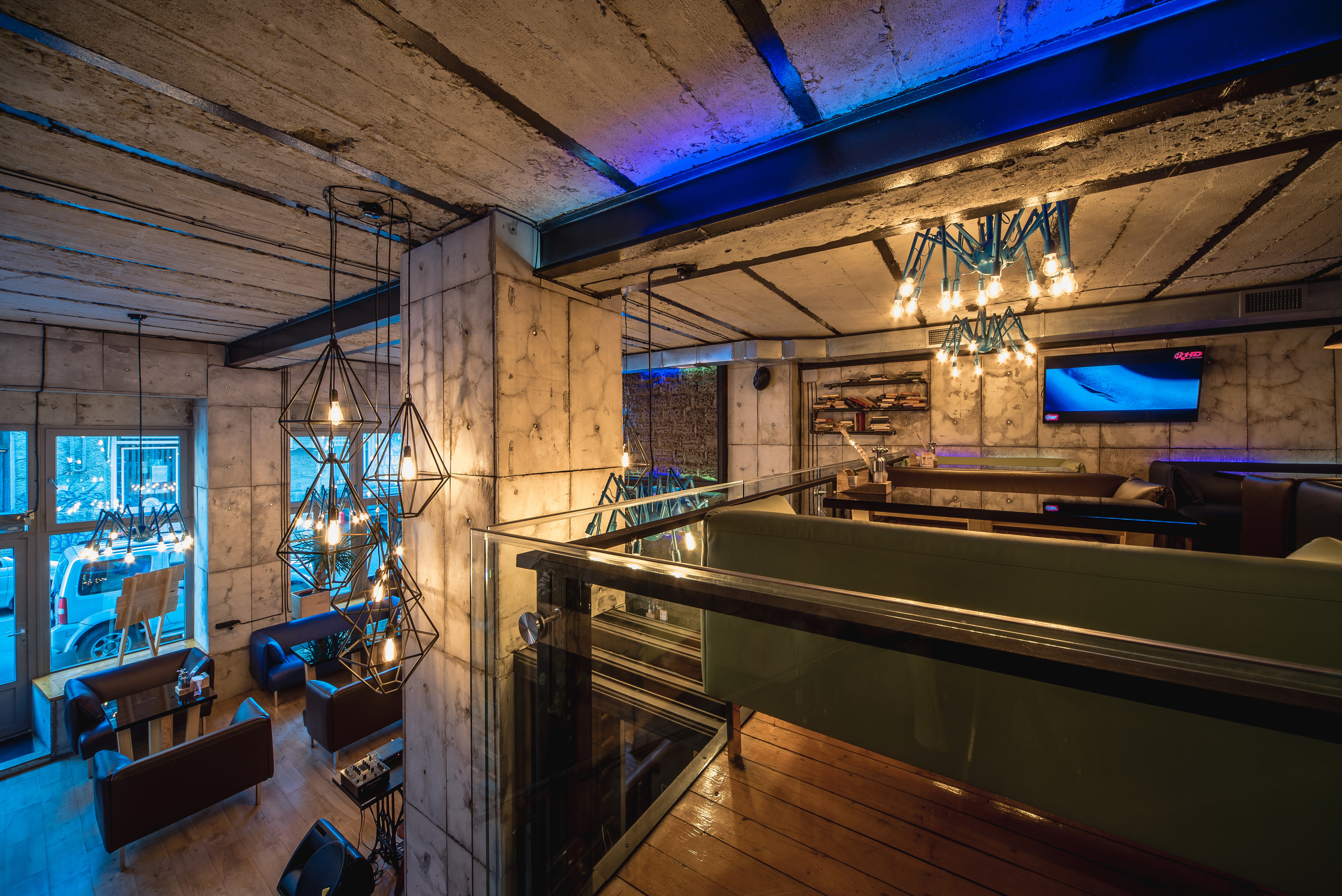 Съемка для портфолио дизайн-бюро ATMOSFERA - кафе "LOFT" в Ялте. Фотограф интерьеров Фотосъемка рекламы в Ялте и по Крыму