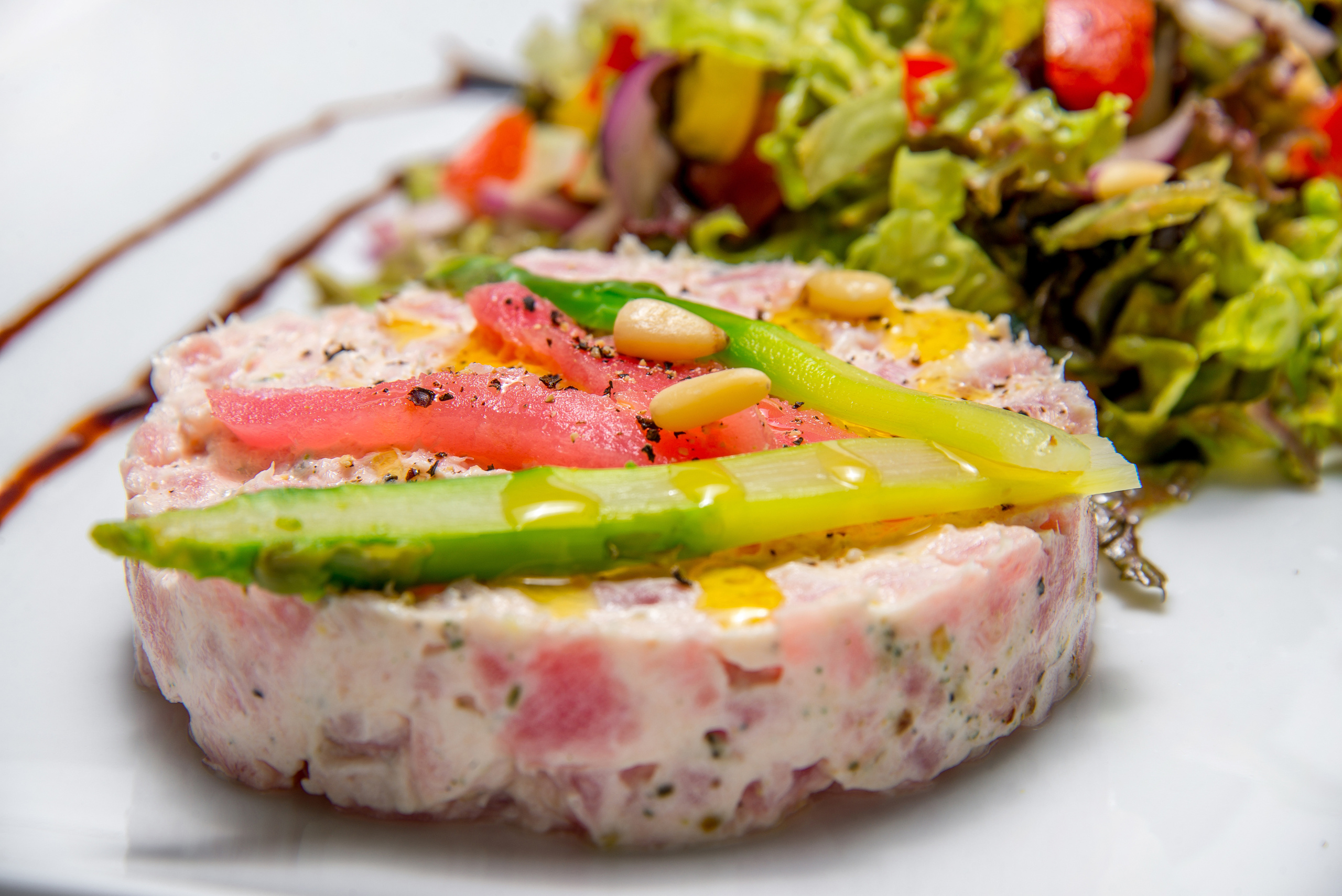 Фотосъемка осовных блюд на белом фоне для меню и сайта ресторана "Tre Gioje". Фотограф интерьеров Фотосъемка рекламы в Ялте и по Крыму