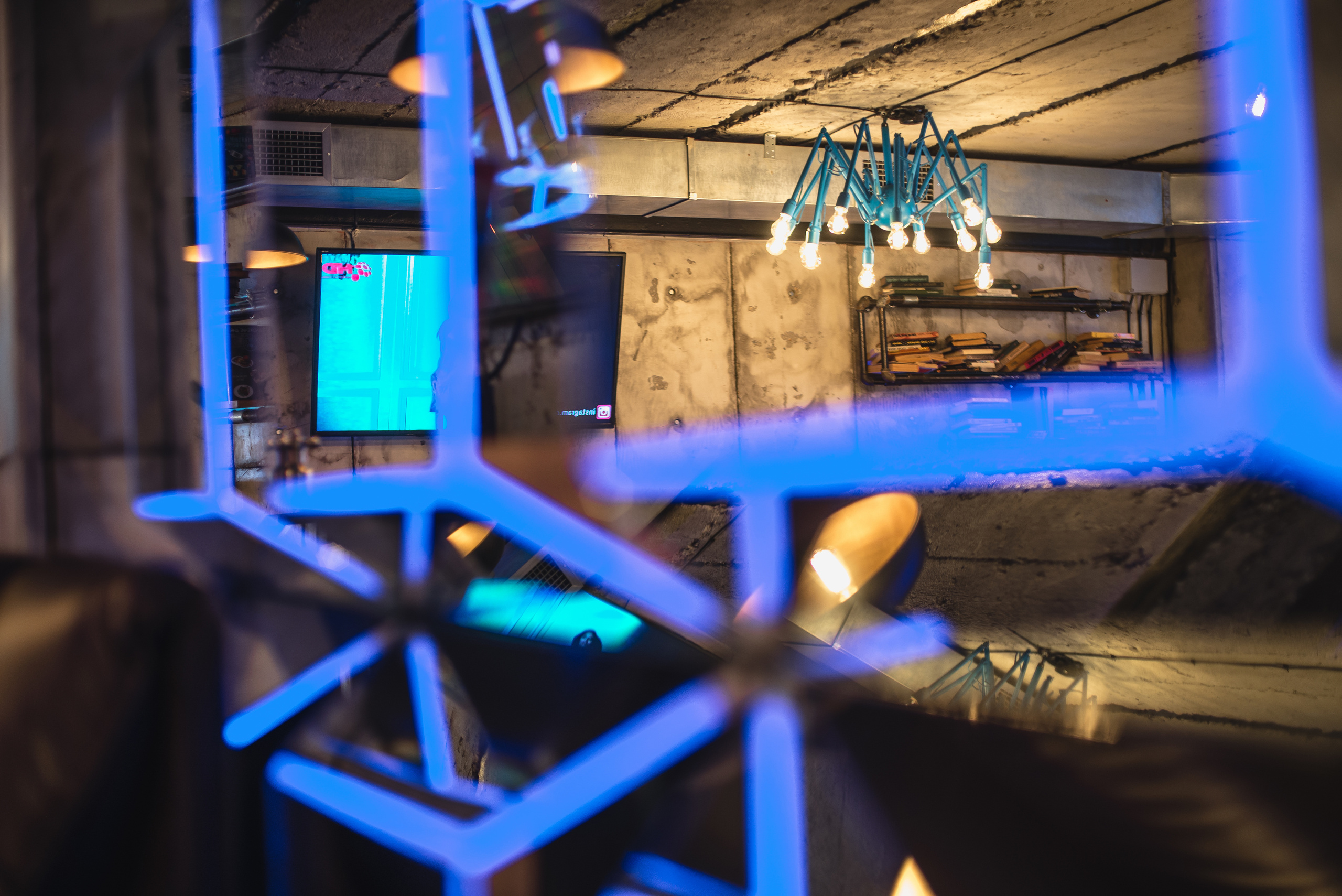 Съемка для портфолио дизайн-бюро ATMOSFERA - кафе "LOFT" в Ялте. Фотограф интерьеров Фотосъемка рекламы в Ялте и по Крыму