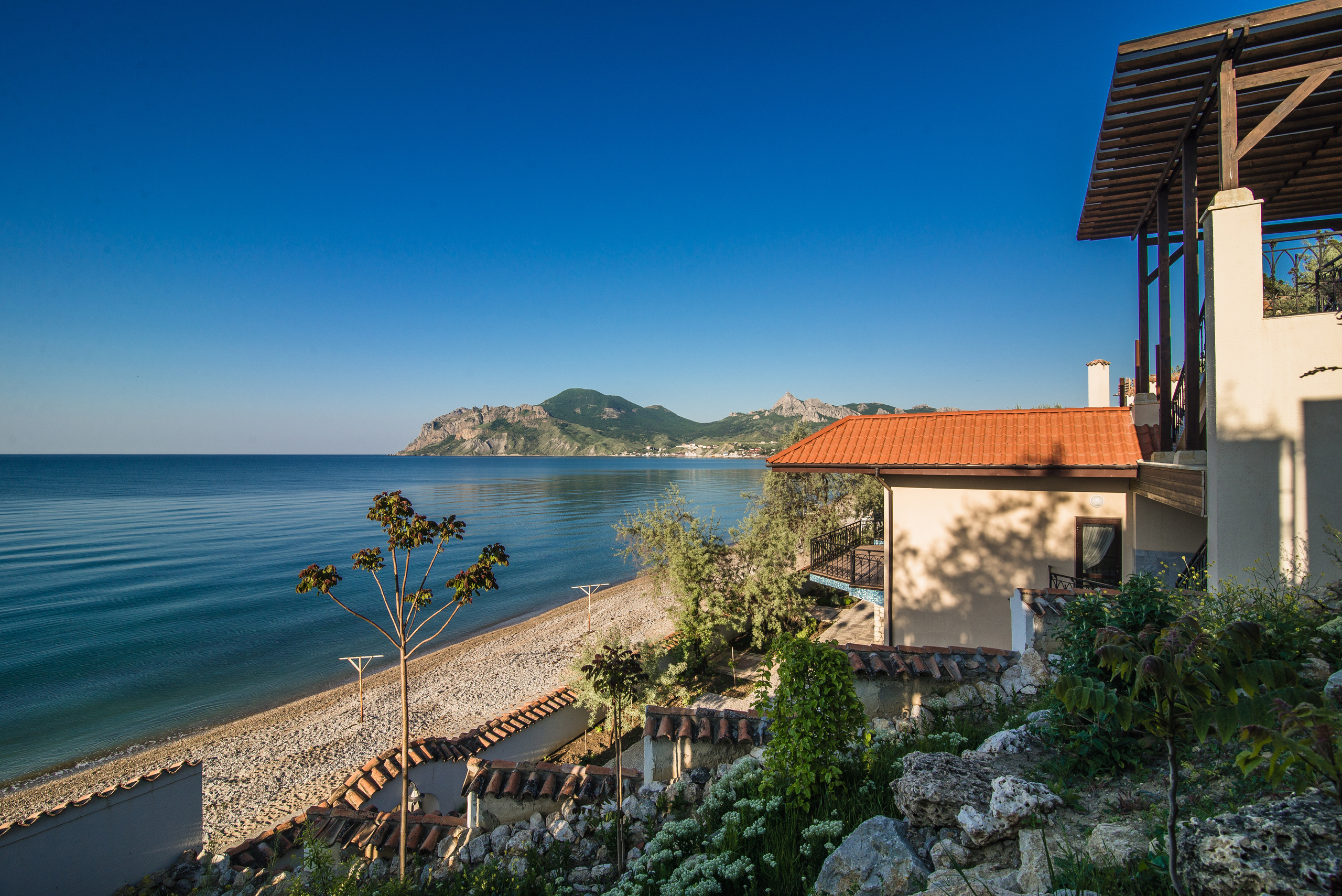 Фотосъемка дома в средиземноморском стиле у моря в Коктебеле. Фотограф интерьеров Фотосъемка рекламы в Ялте и по Крыму