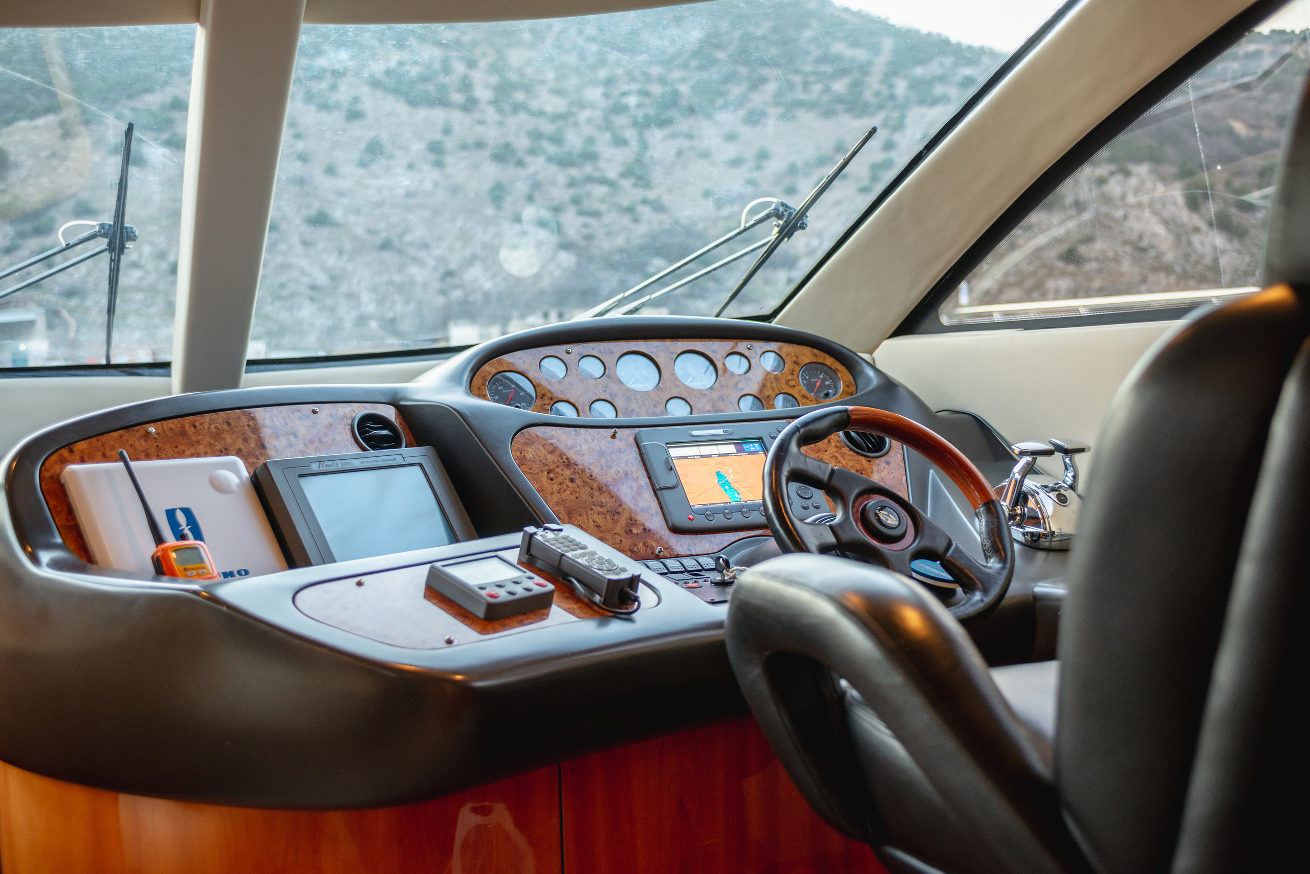 Фотосъемка яхты для рекламного буклета и сайта. Фотограф интерьеров Фотосъемка рекламы в Ялте и по Крыму