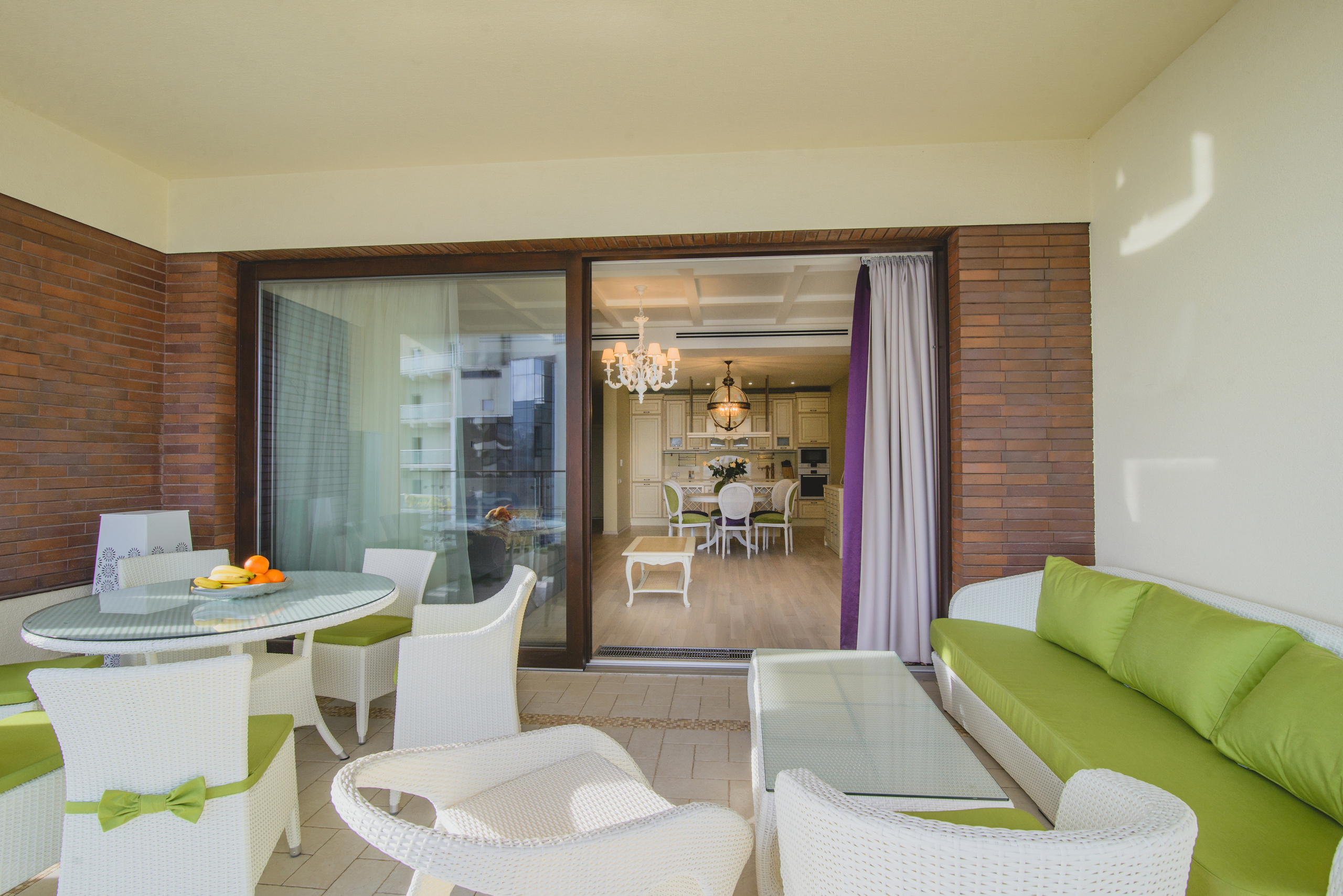 Фотосессия квартиры в жилом комплексе Omega по заказу дизайн-студии Вellarte. Фотограф интерьеров Фотосъемка рекламы в Ялте и по Крыму