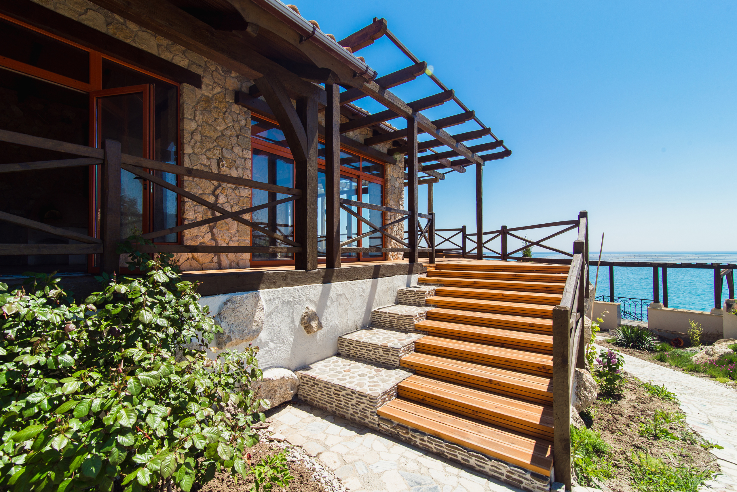 Фотосъемка дома в средиземноморском стиле у моря в Коктебеле. Фотограф интерьеров Фотосъемка рекламы в Ялте и по Крыму