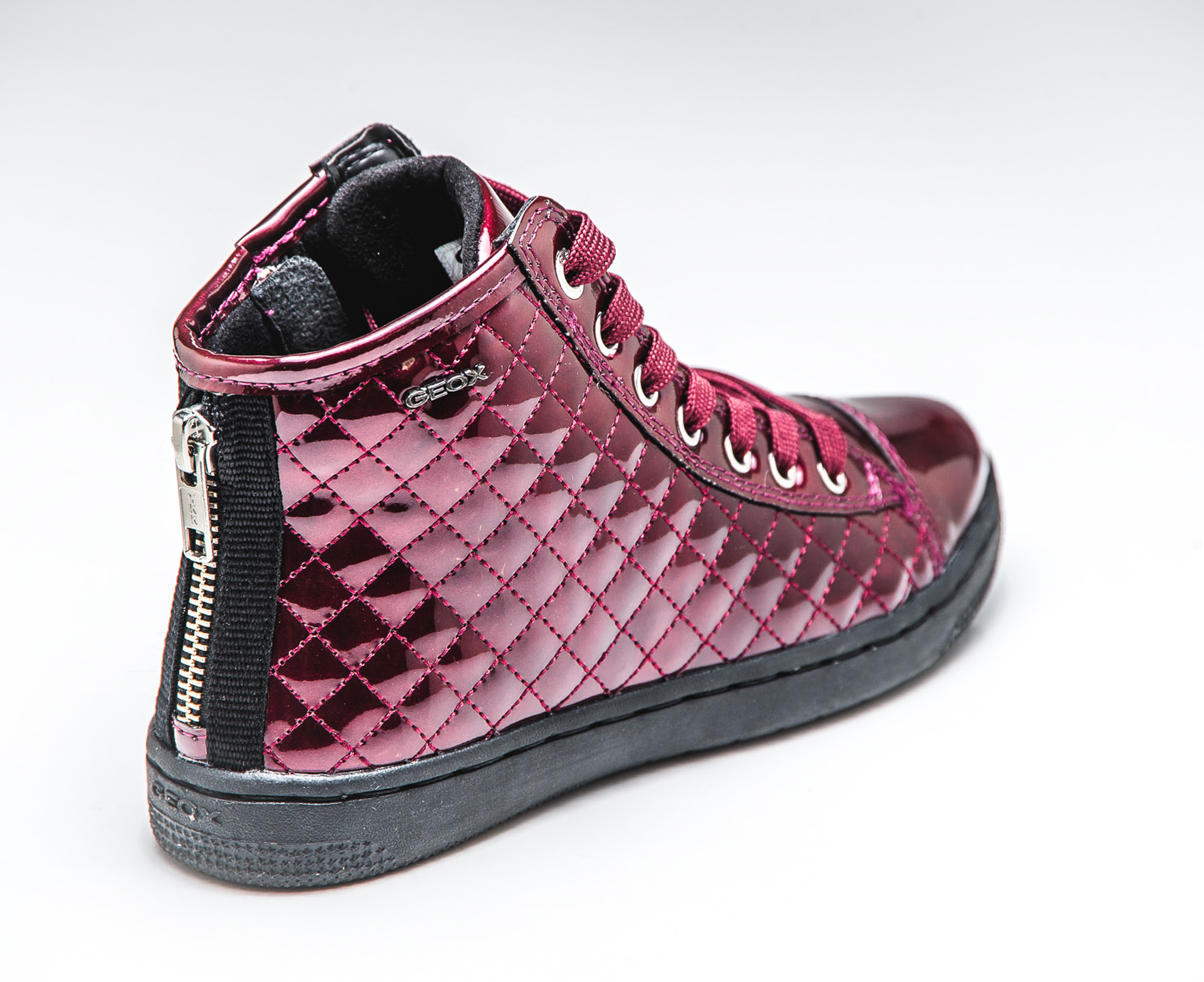 Фотосъемка обуви для каталога и сайта магазина. Фотограф интерьеров Фотосъемка рекламы в Ялте и по Крыму