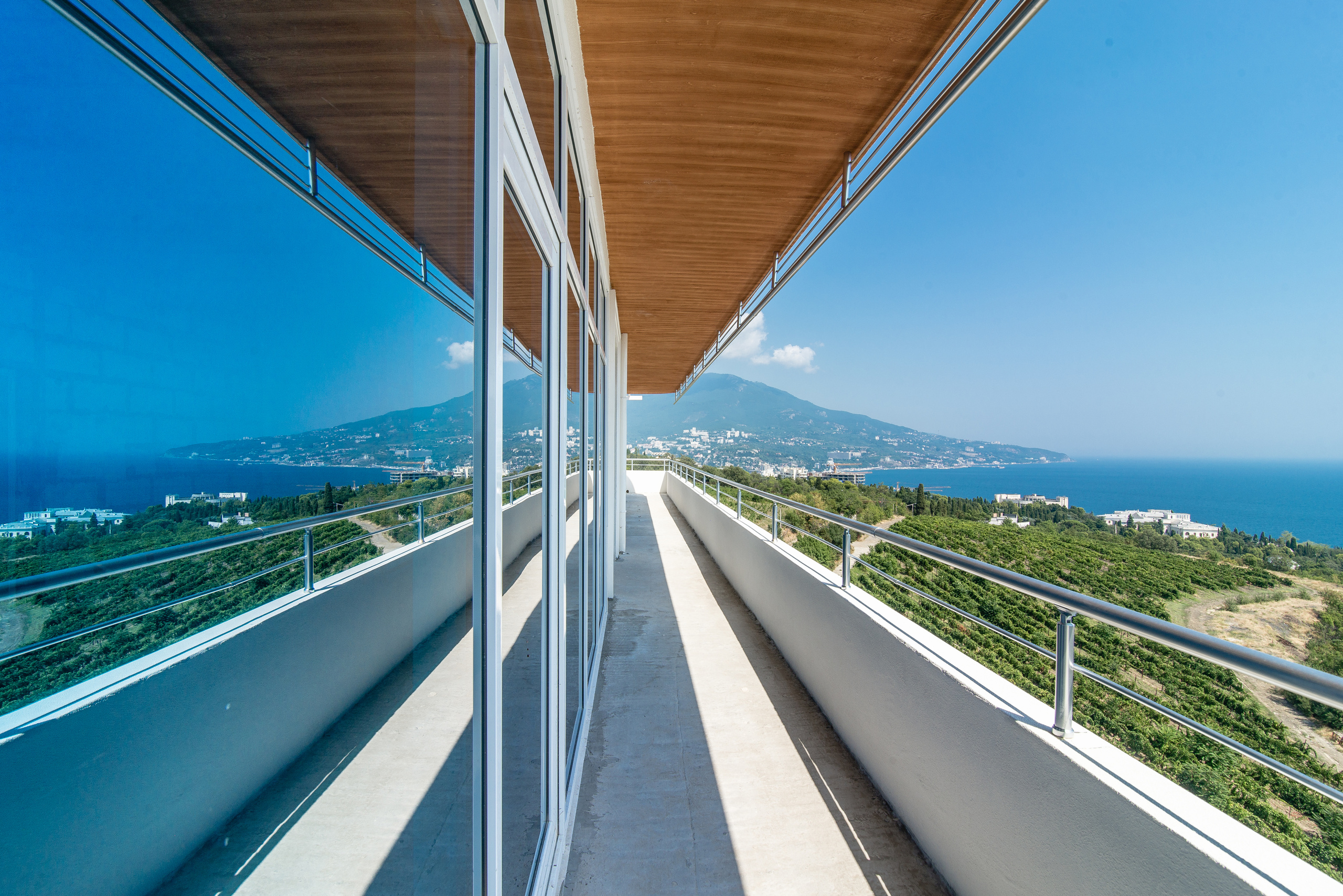 Динамика строительства и финальная фотосессия перед сдачей в эксплуатацию дома …. Фотограф интерьеров Фотосъемка рекламы в Ялте и по Крыму