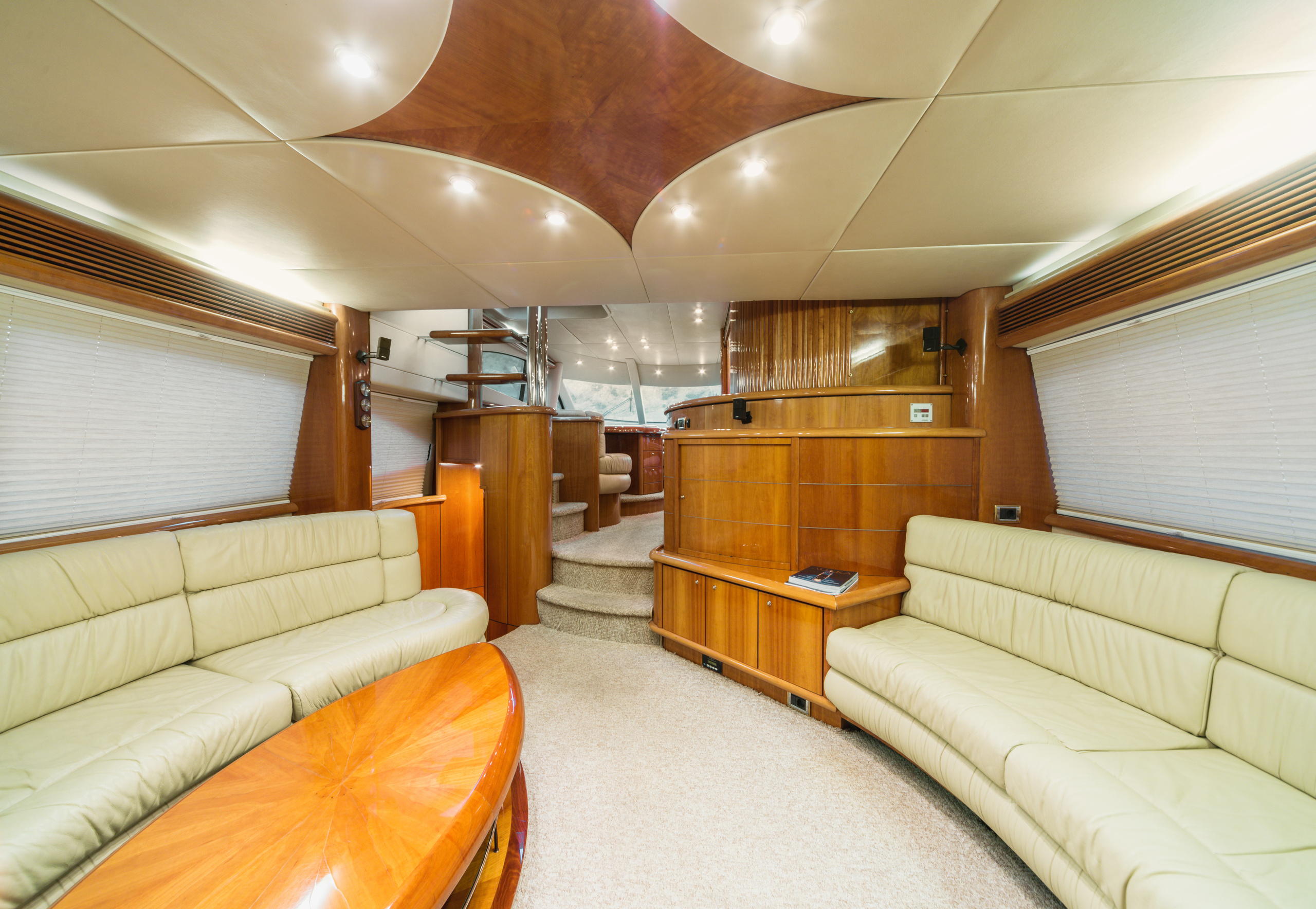 Фотосъемка яхты для рекламного буклета и сайта. Фотограф интерьеров Фотосъемка рекламы в Ялте и по Крыму