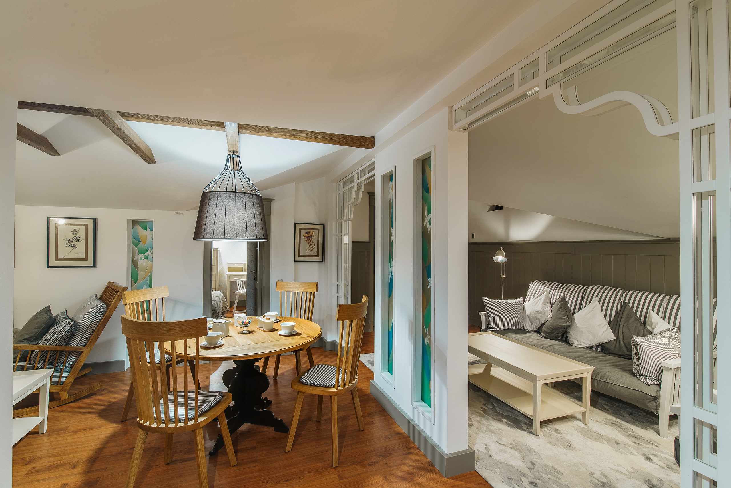 Фотосъемка уютной квартиры на мансардном этаже. Фотограф интерьеров Фотосъемка рекламы в Ялте и по Крыму