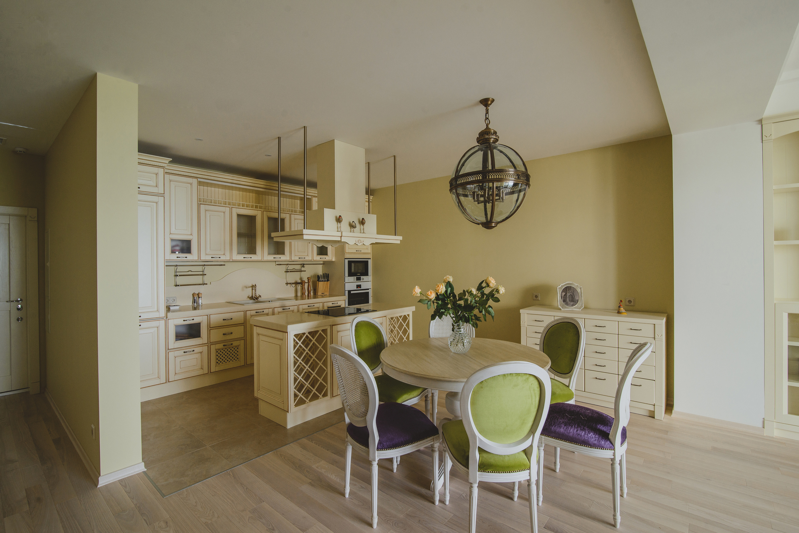 Фотосессия квартиры в жилом комплексе Omega по заказу дизайн-студии Вellarte. Фотограф интерьеров Фотосъемка рекламы в Ялте и по Крыму