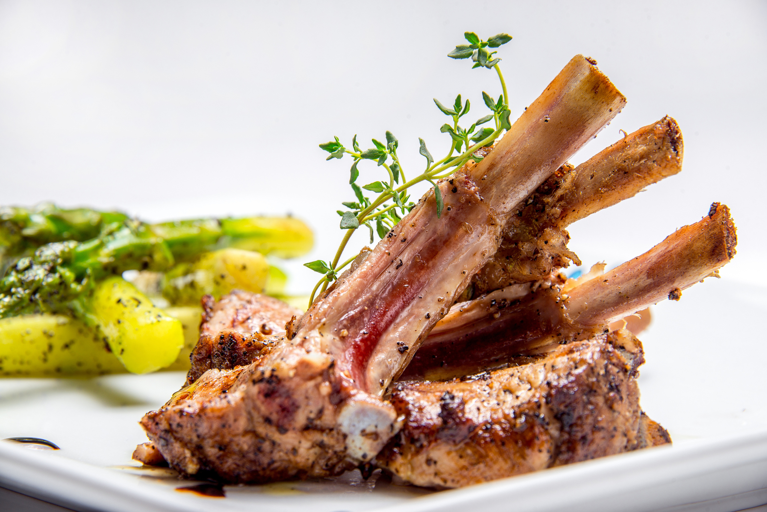 Фотосъемка осовных блюд на белом фоне для меню и сайта ресторана "Tre Gioje". Фотограф интерьеров Фотосъемка рекламы в Ялте и по Крыму