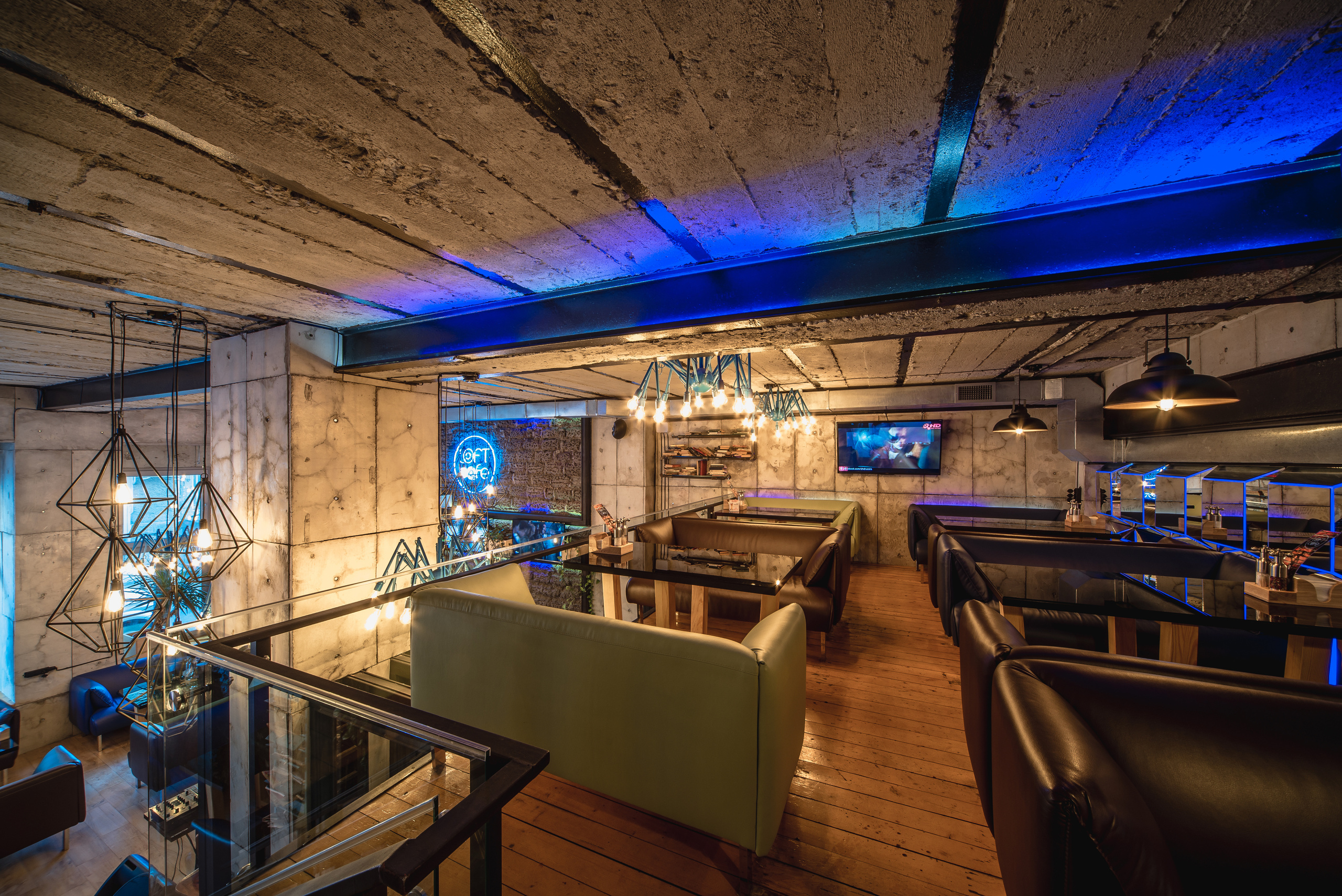 Съемка для портфолио дизайн-бюро ATMOSFERA - кафе "LOFT" в Ялте. Фотограф интерьеров Фотосъемка рекламы в Ялте и по Крыму