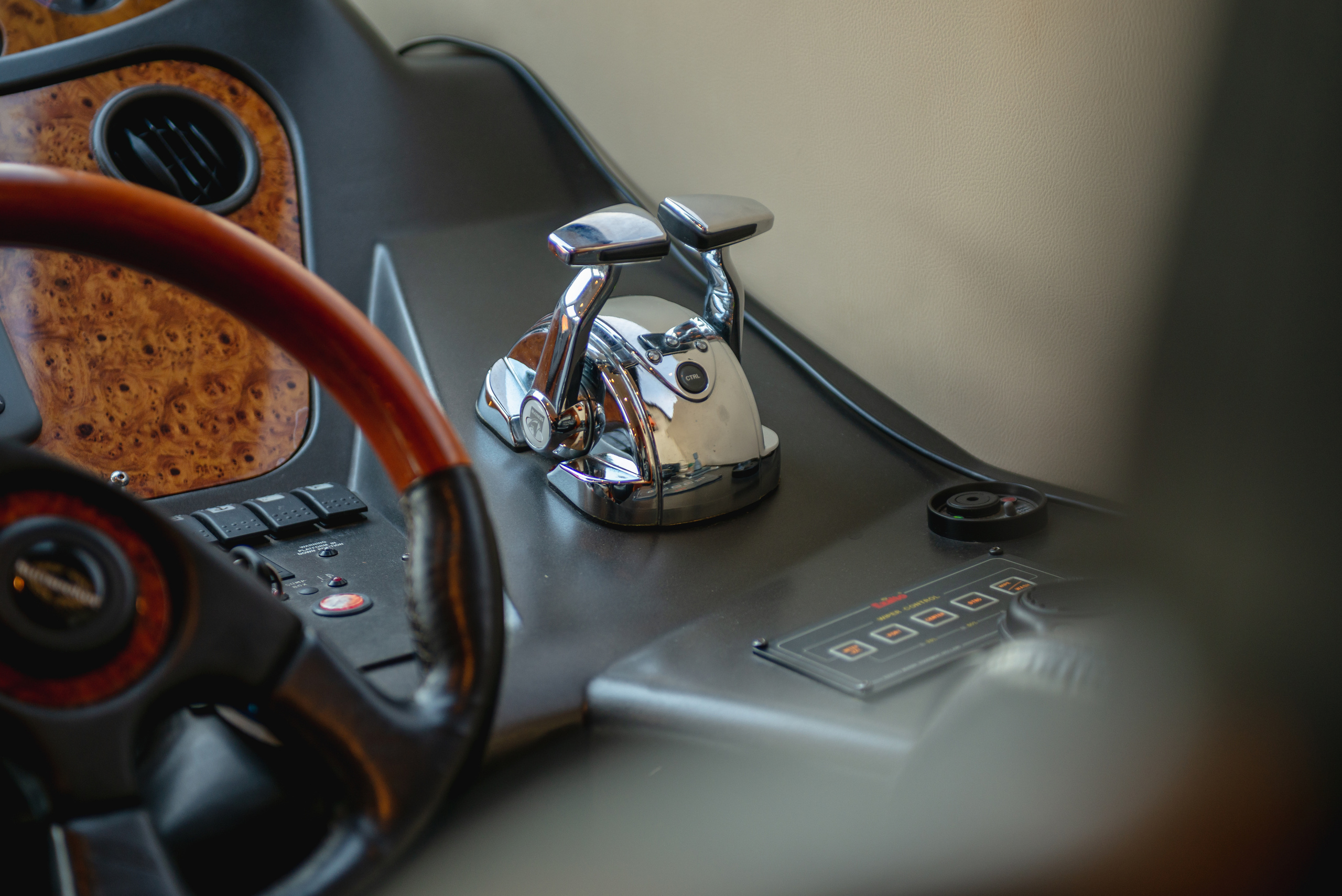 Фотосъемка яхты для рекламного буклета и сайта. Фотограф интерьеров Фотосъемка рекламы в Ялте и по Крыму