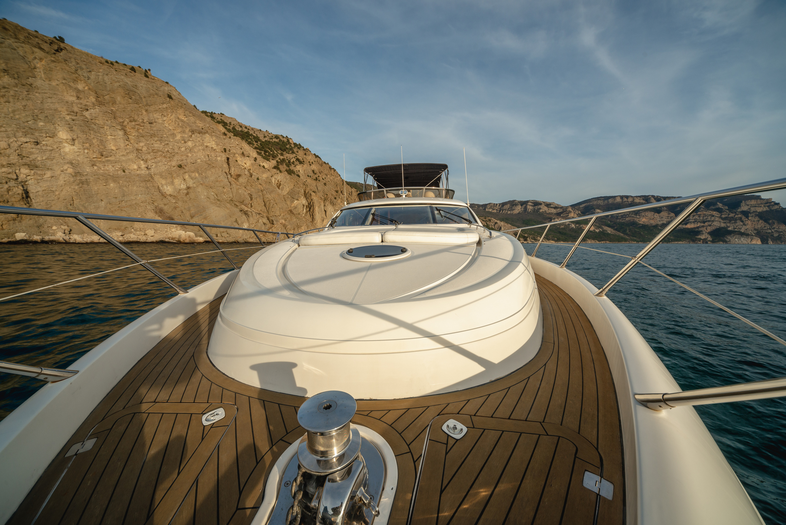 Фотосъемка яхты для рекламного буклета и сайта. Фотограф интерьеров Фотосъемка рекламы в Ялте и по Крыму