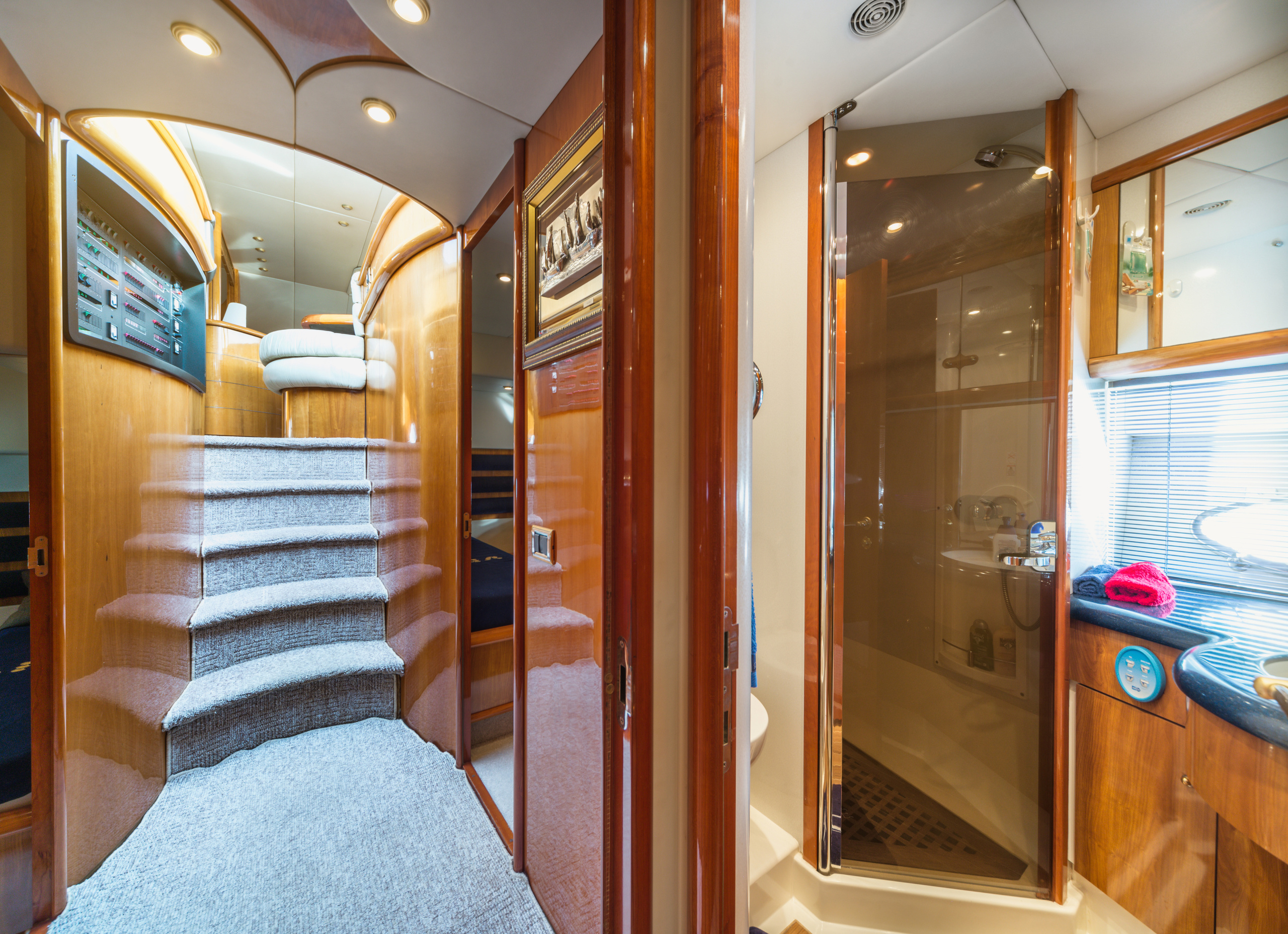 Фотосъемка яхты для рекламного буклета и сайта. Фотограф интерьеров Фотосъемка рекламы в Ялте и по Крыму