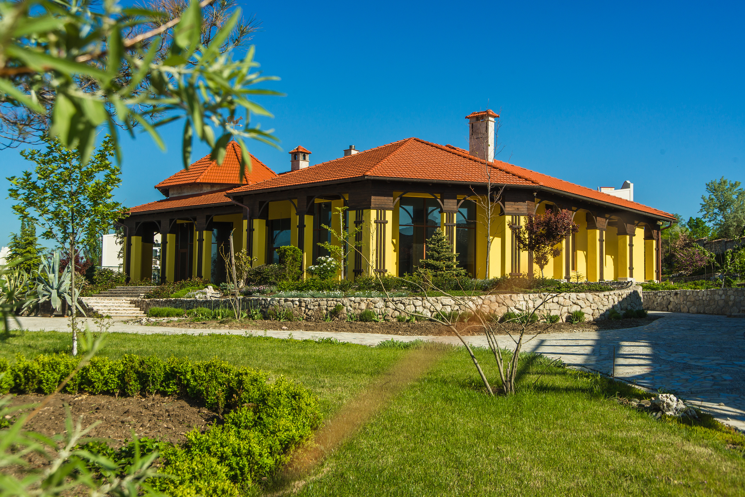 Фотосъемка дома в средиземноморском стиле у моря в Коктебеле. Фотограф интерьеров Фотосъемка рекламы в Ялте и по Крыму