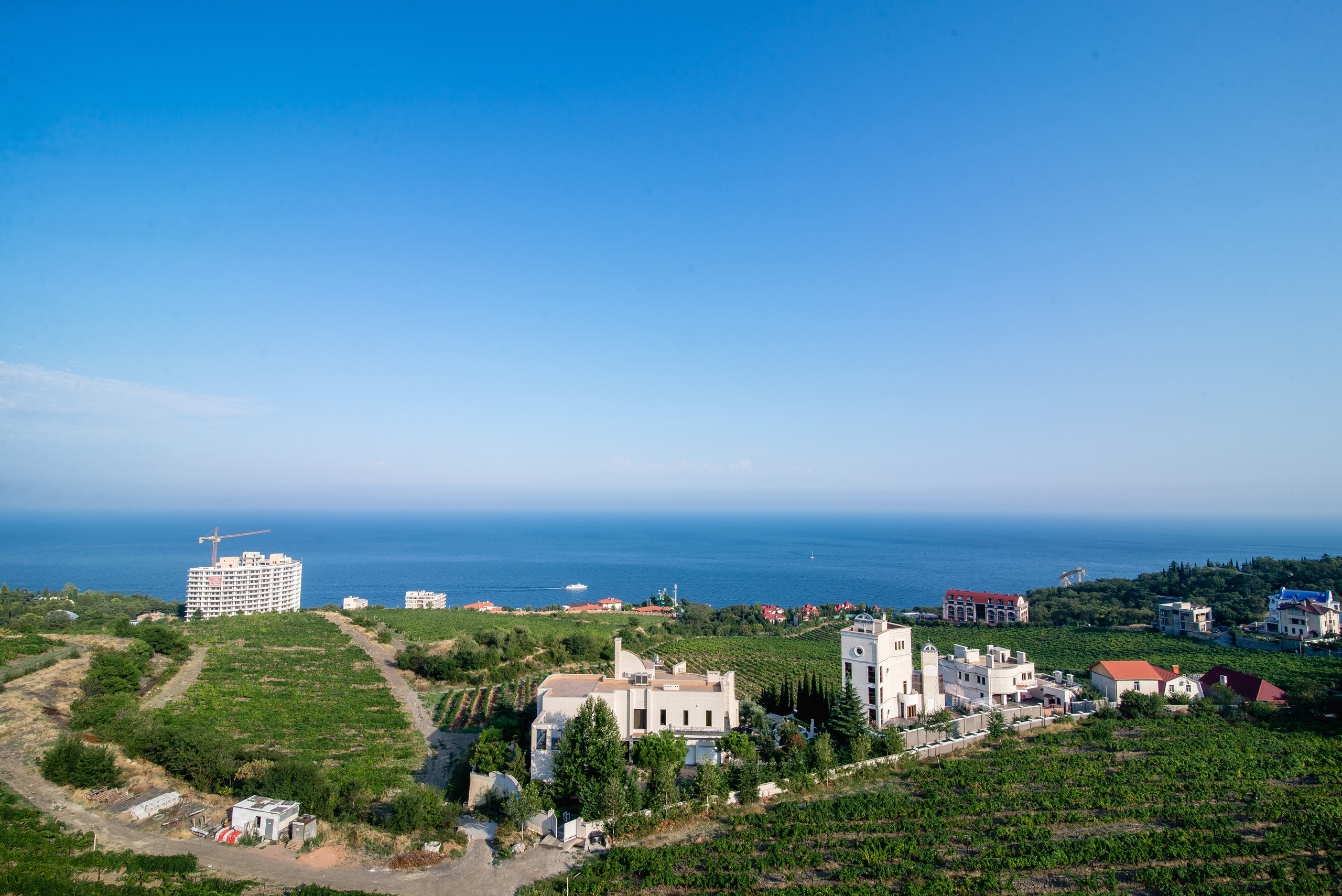 Динамика строительства и финальная фотосессия перед сдачей в эксплуатацию дома …. Фотограф интерьеров Фотосъемка рекламы в Ялте и по Крыму