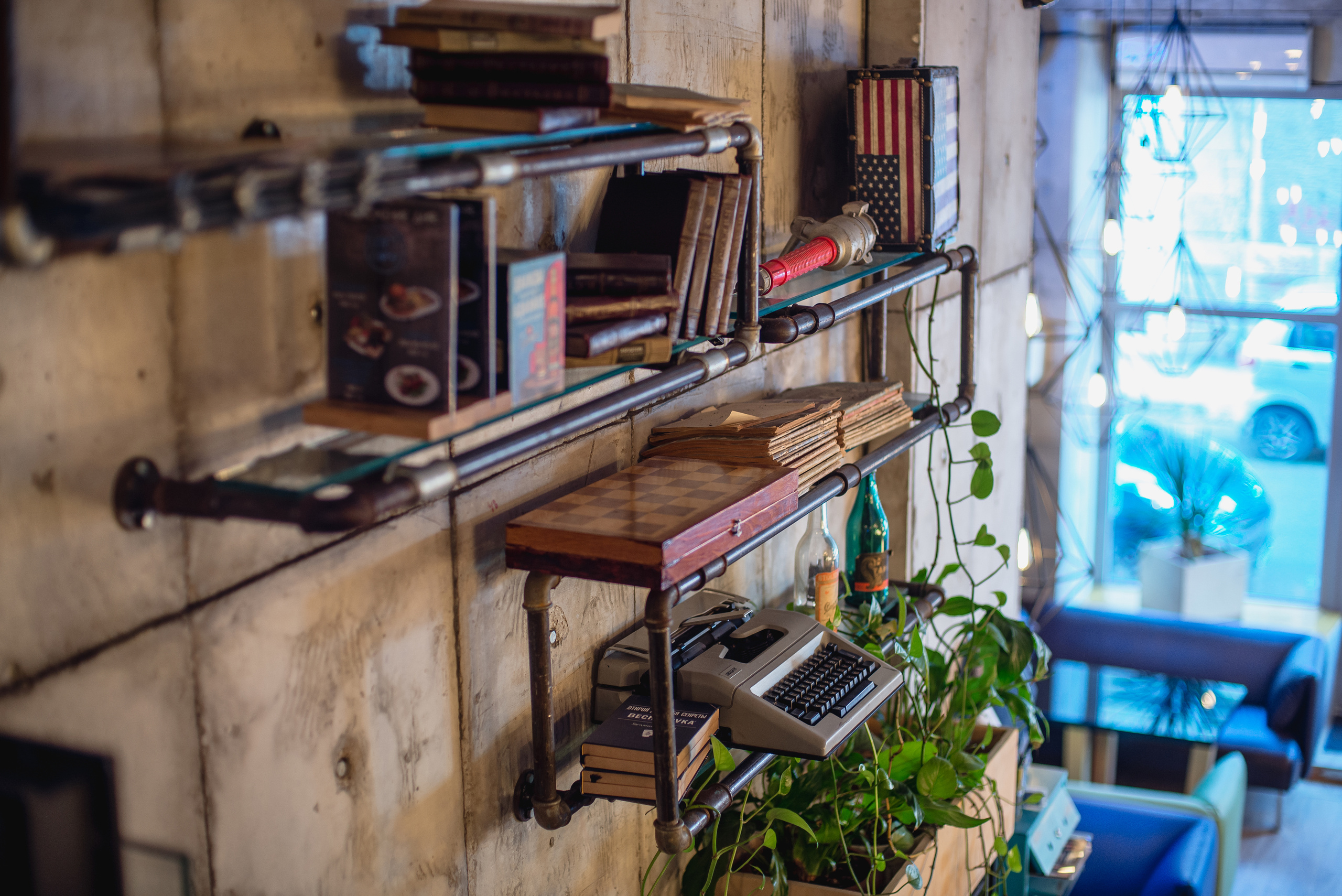 Съемка для портфолио дизайн-бюро ATMOSFERA - кафе "LOFT" в Ялте. Фотограф интерьеров Фотосъемка рекламы в Ялте и по Крыму