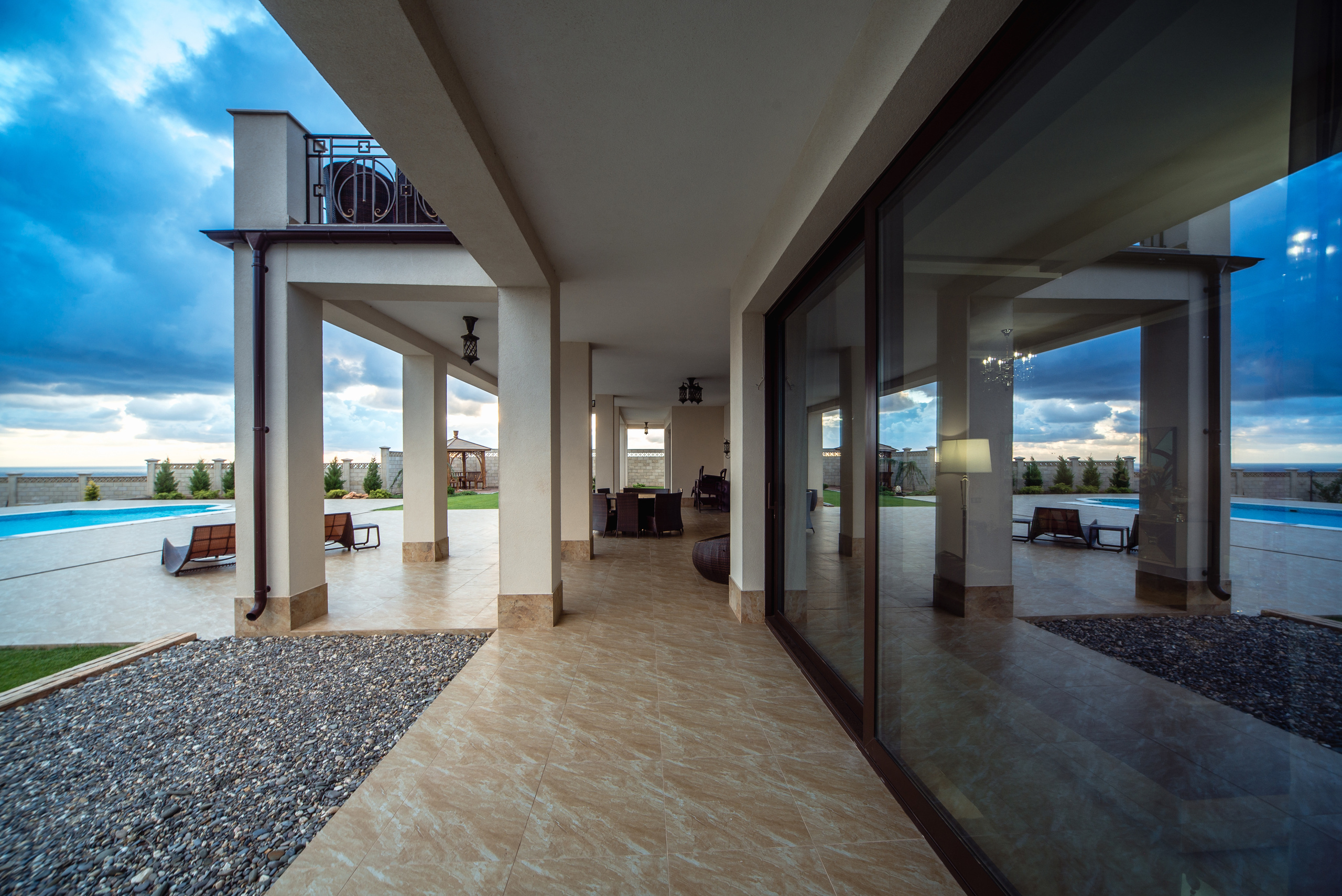 Фотосъемка дома для продажи на берегу моря г. Севастополь, мыс Фиолент. Фотограф интерьеров Фотосъемка рекламы в Ялте и по Крыму