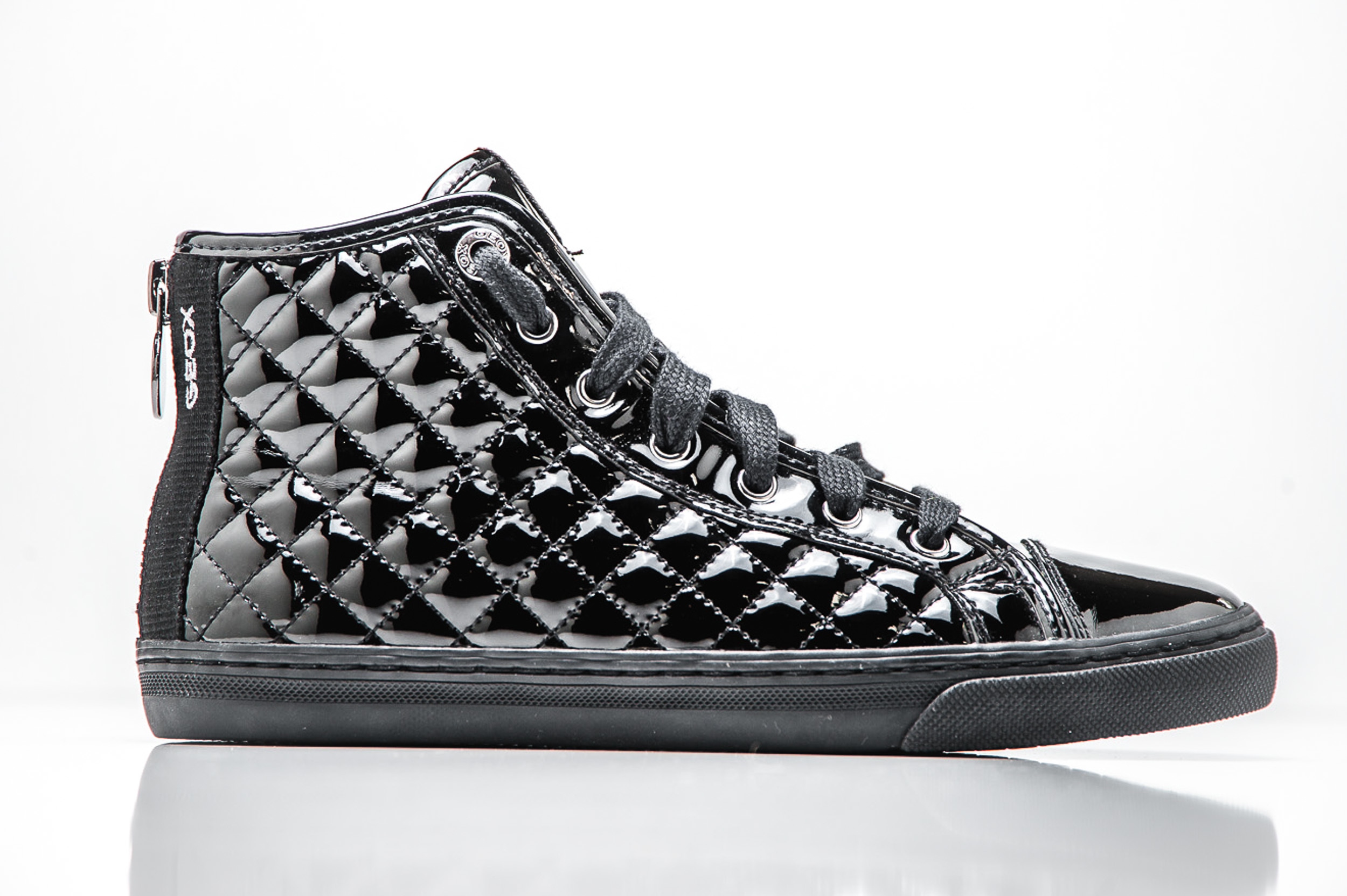 Фотосъемка обуви для каталога и сайта магазина. Фотограф интерьеров Фотосъемка рекламы в Ялте и по Крыму