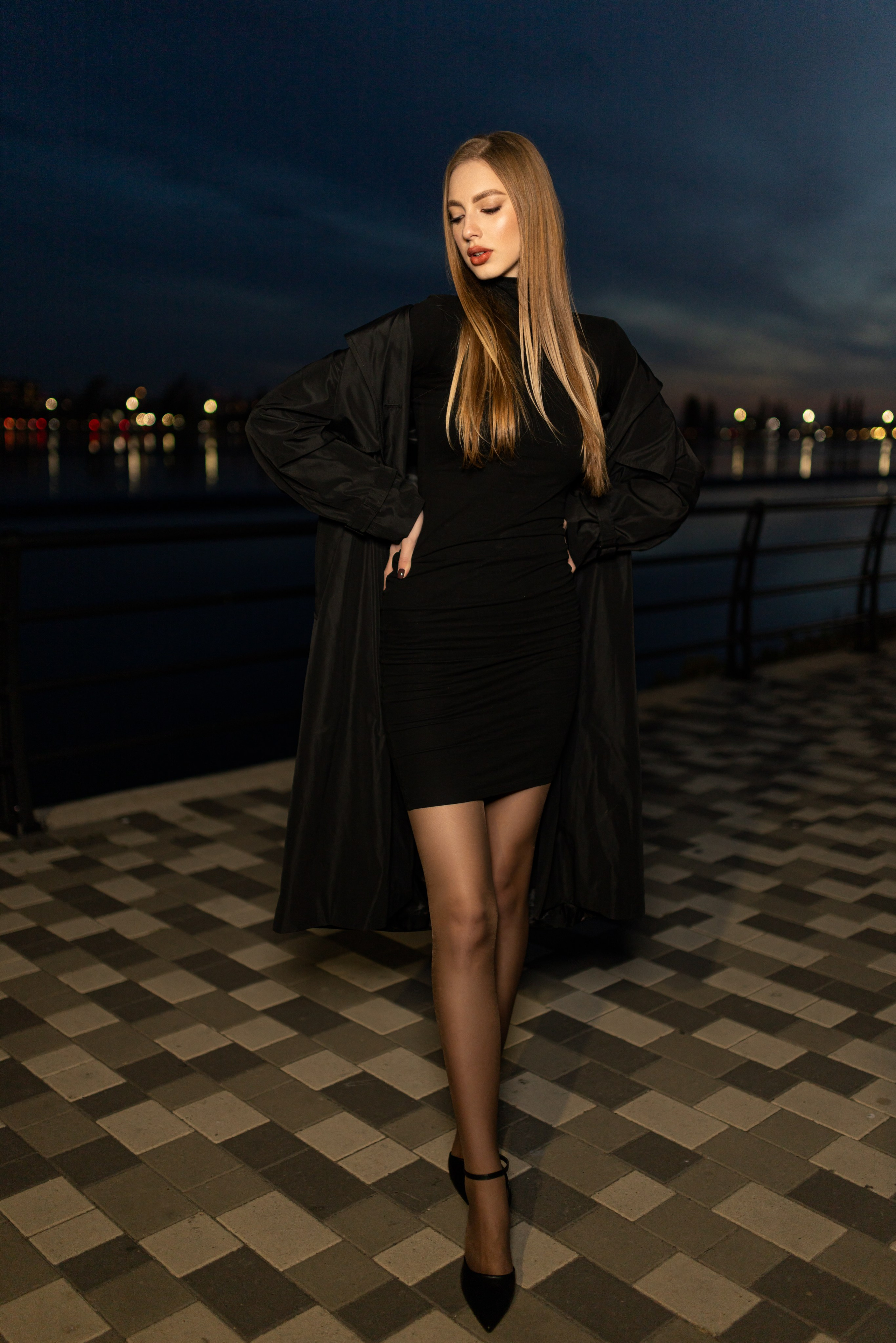 Вечерняя съемка с Ксенией на улице с импульсным светом для «себя». Дмитрий Шульгин, портретный фотограф в Воронеже