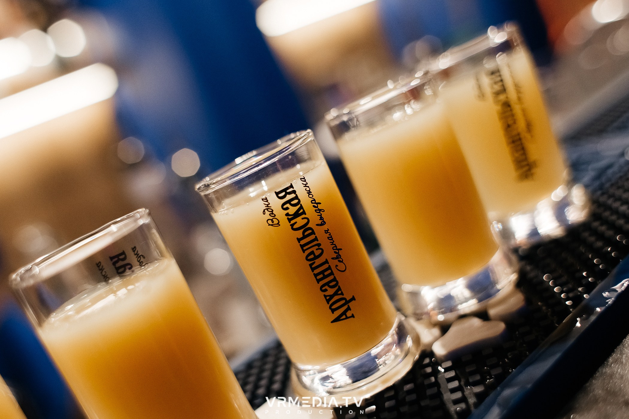 8 марта в караоке-ресторане «Голос»