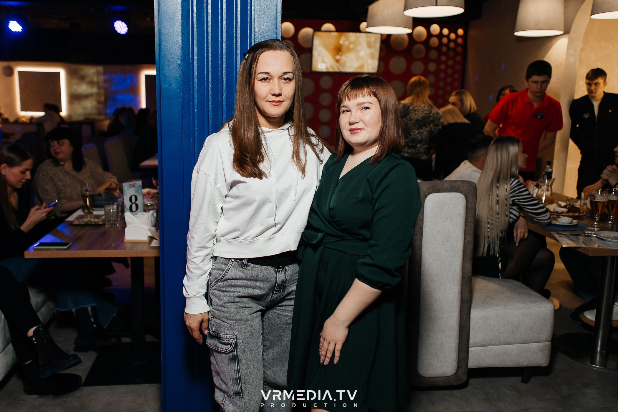 8 марта в караоке-ресторане «Голос»