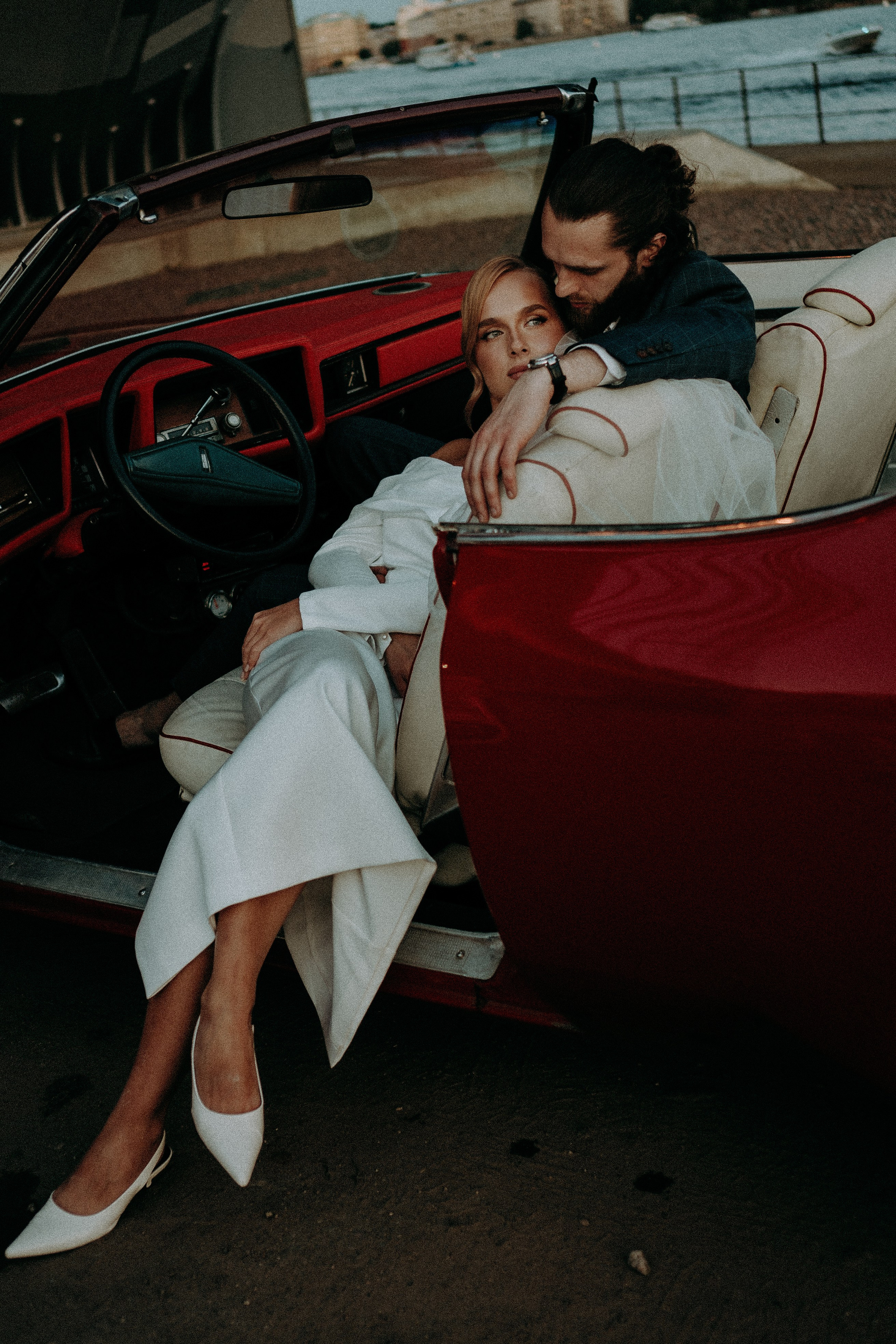 СВАДЕБНАЯ СЬЕМКА ВОЗЛЕ МСОТА БЕТАНКУРА НА КАБРИОЛЕТЕ. Профессиональный фотограф, Санкт-Петербург — Виктория Богомолова