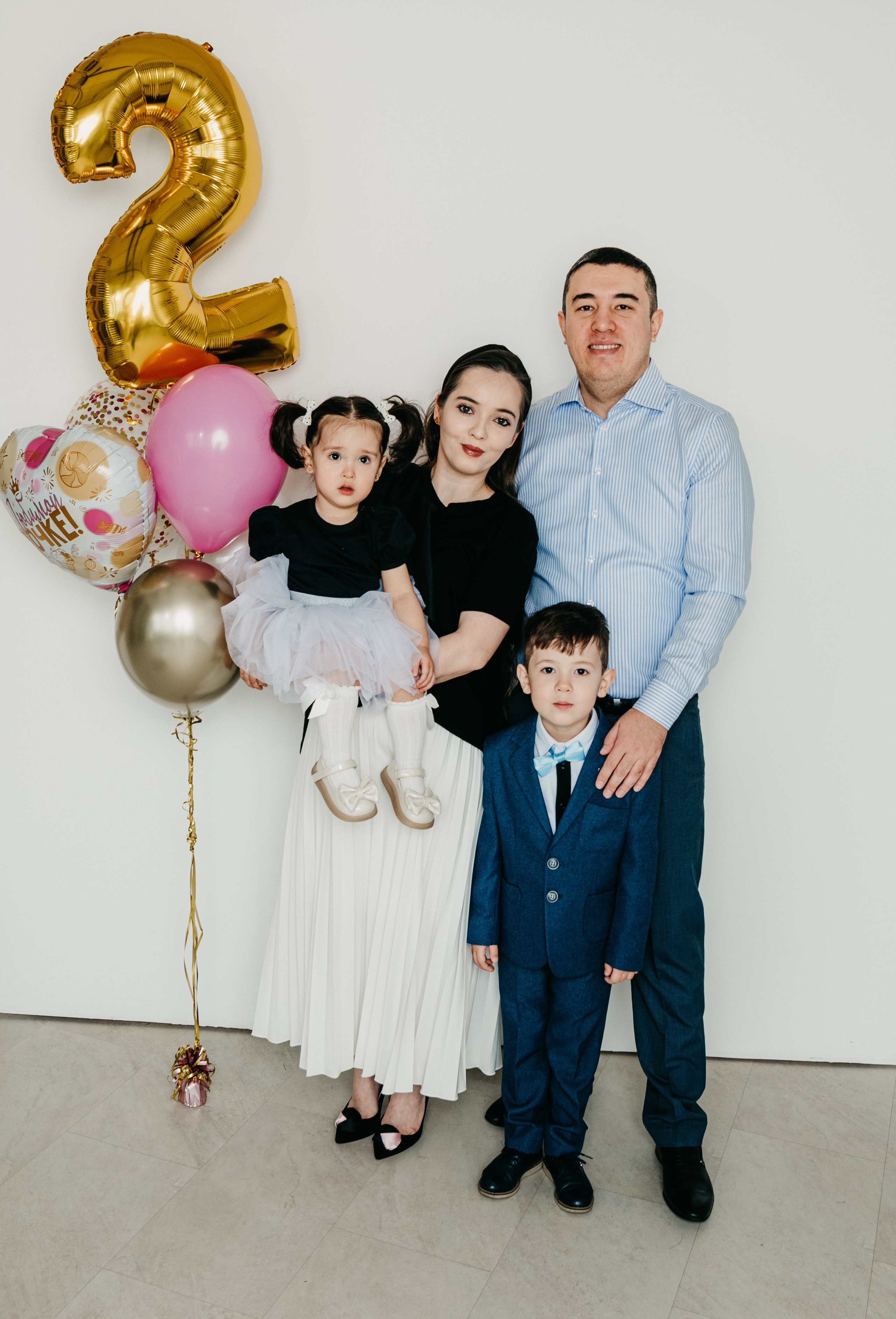 Майя с семьей. Фотограф на выписку из роддома в Москве и МО