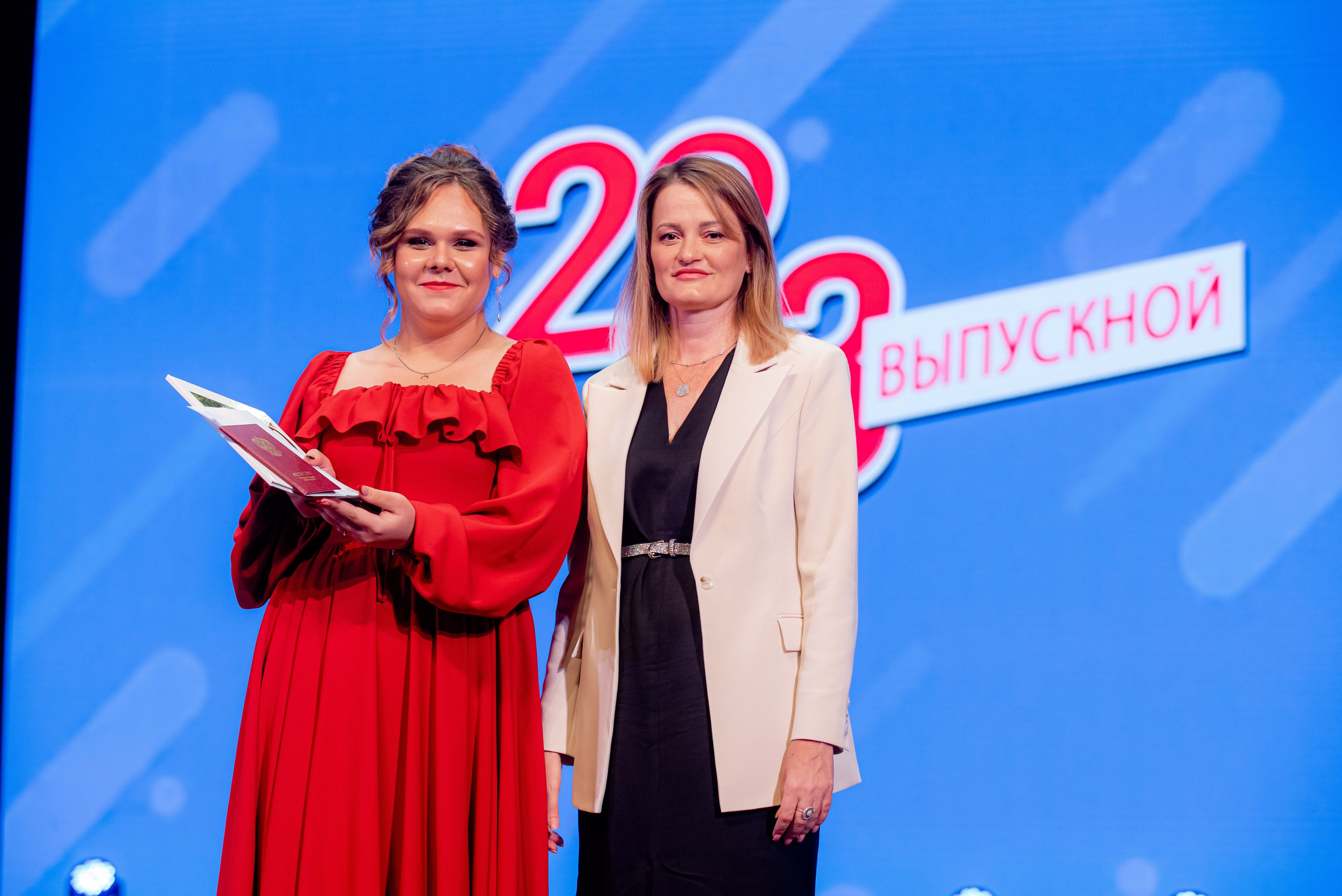 30 Школа. Вручение и Банкет. ДК Юбилейный и Банхоф. Фотограф в Волгограде и Волжском Александр Горбань