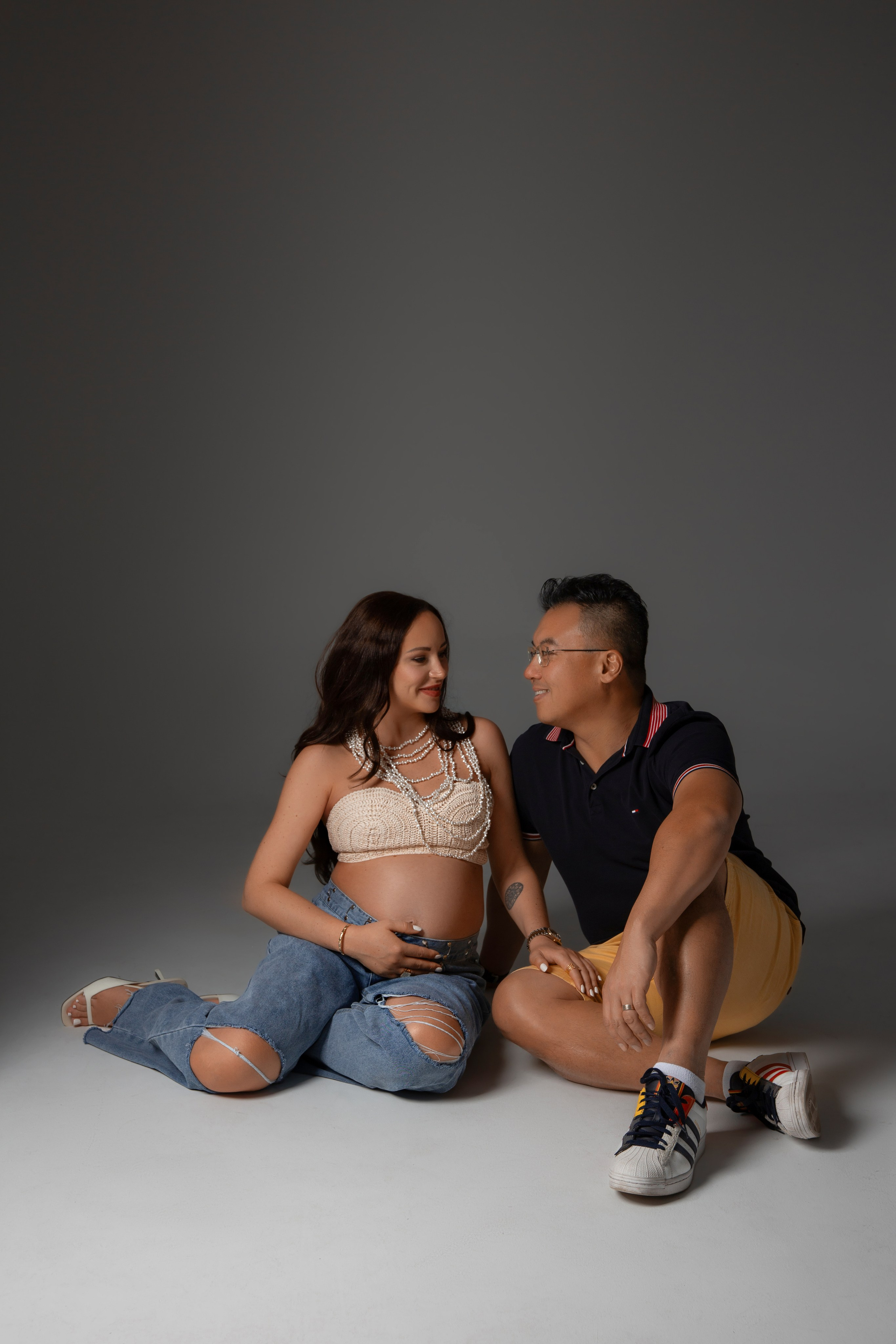 Stylish Maternity Photography Dubai | Fashionable Shots