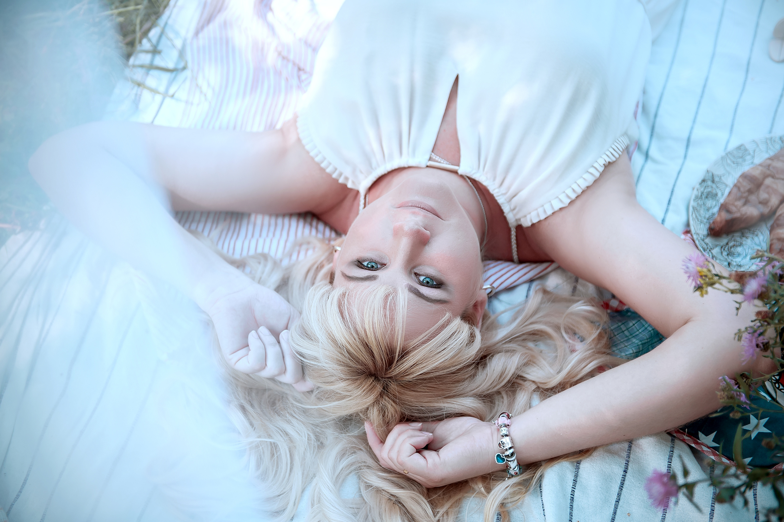 Фотосессия в ожидании малыша в Щелково в стиле "Пикник". Свадебный и семейный фотограф Виктория Носачёва. Щелково, Москва и МО