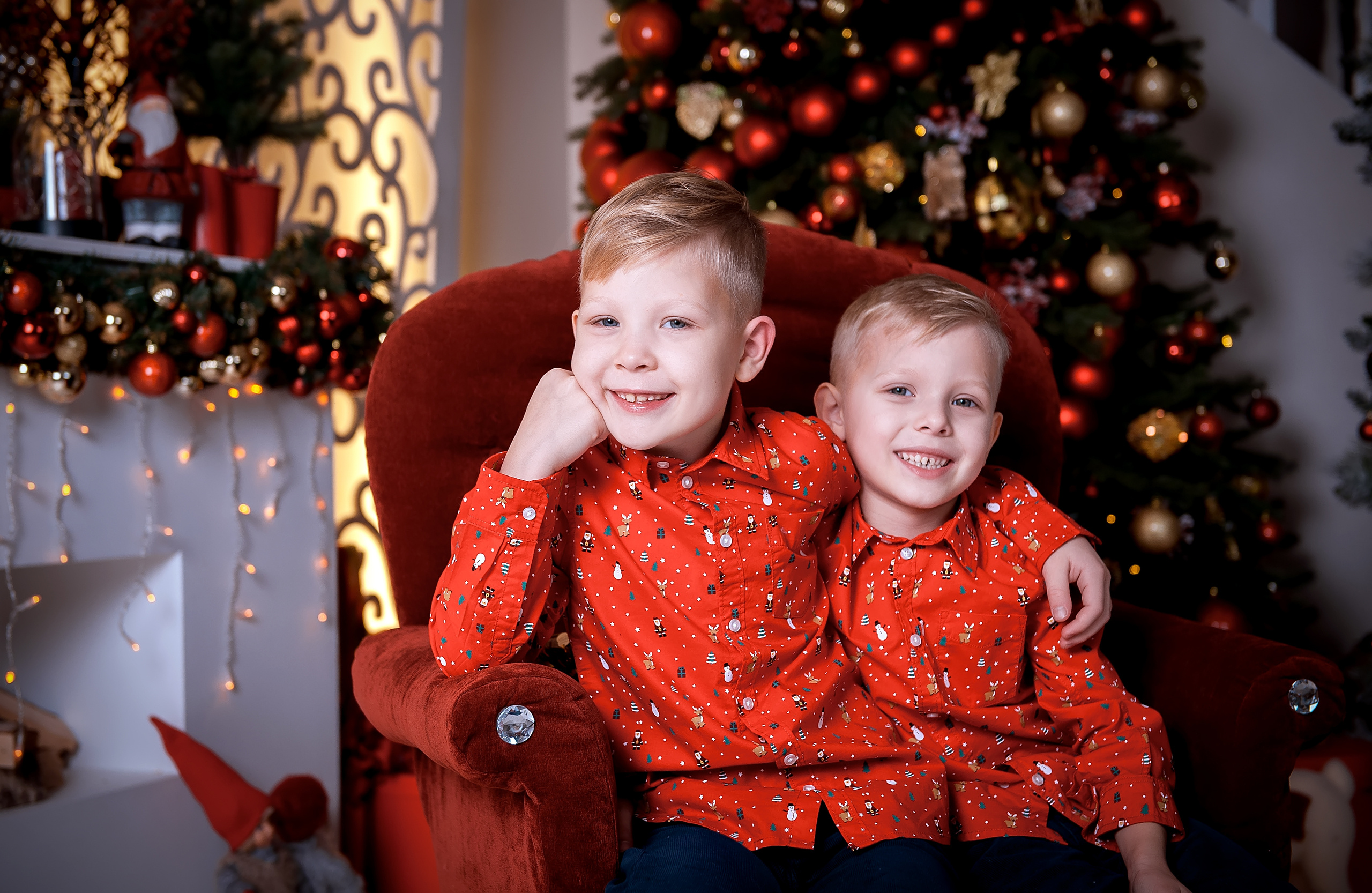 Семейная фотосессия в ожидании малыша в фотостудии Зефир в Москве. Свадебный и семейный фотограф Виктория Носачёва. Щелково, Москва и МО